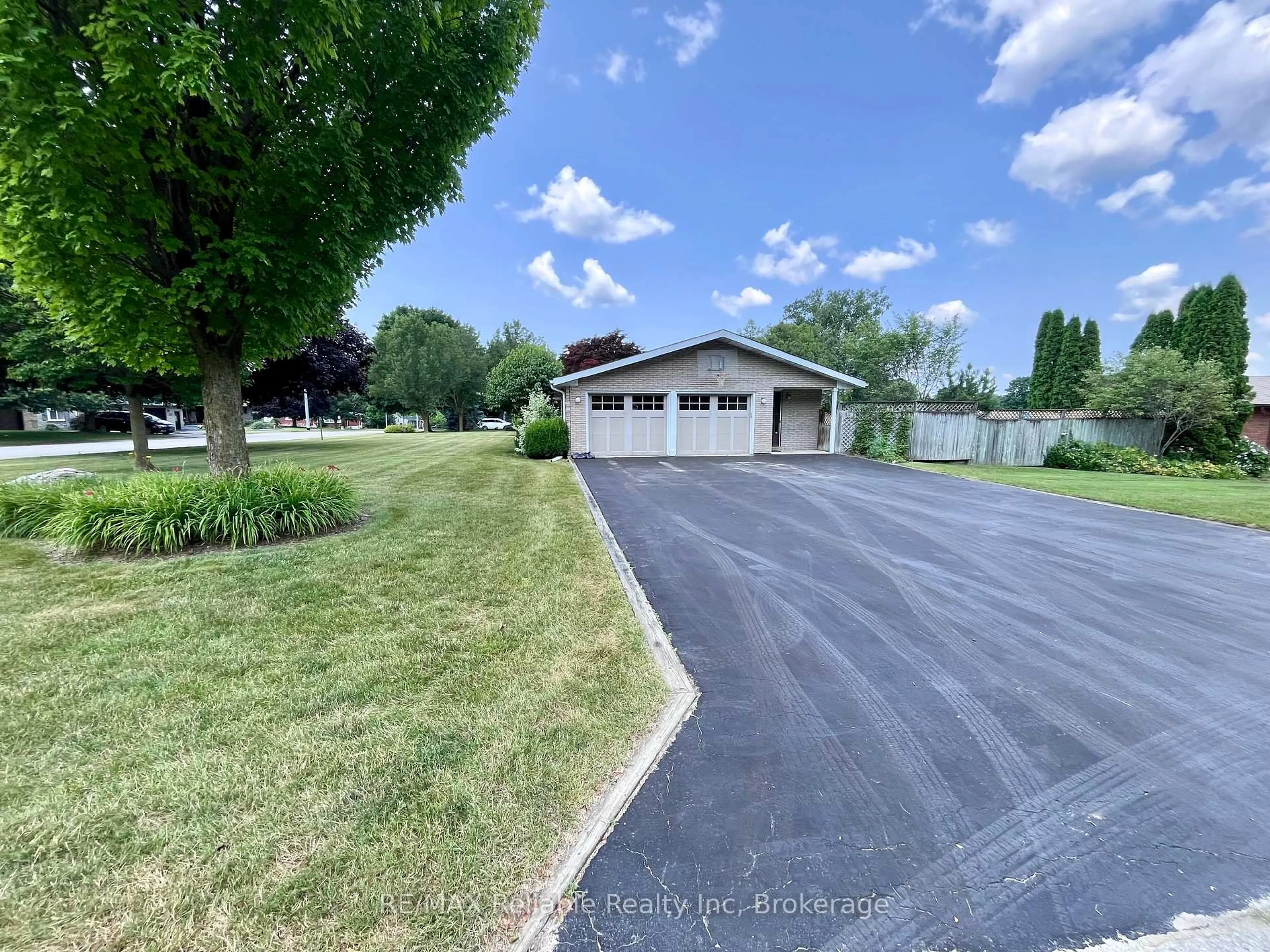A pic from outside/outdoor area/front of a property/back of a property/a pic from drone, street for 141 Charles St, North Huron Ontario N0G 2W0