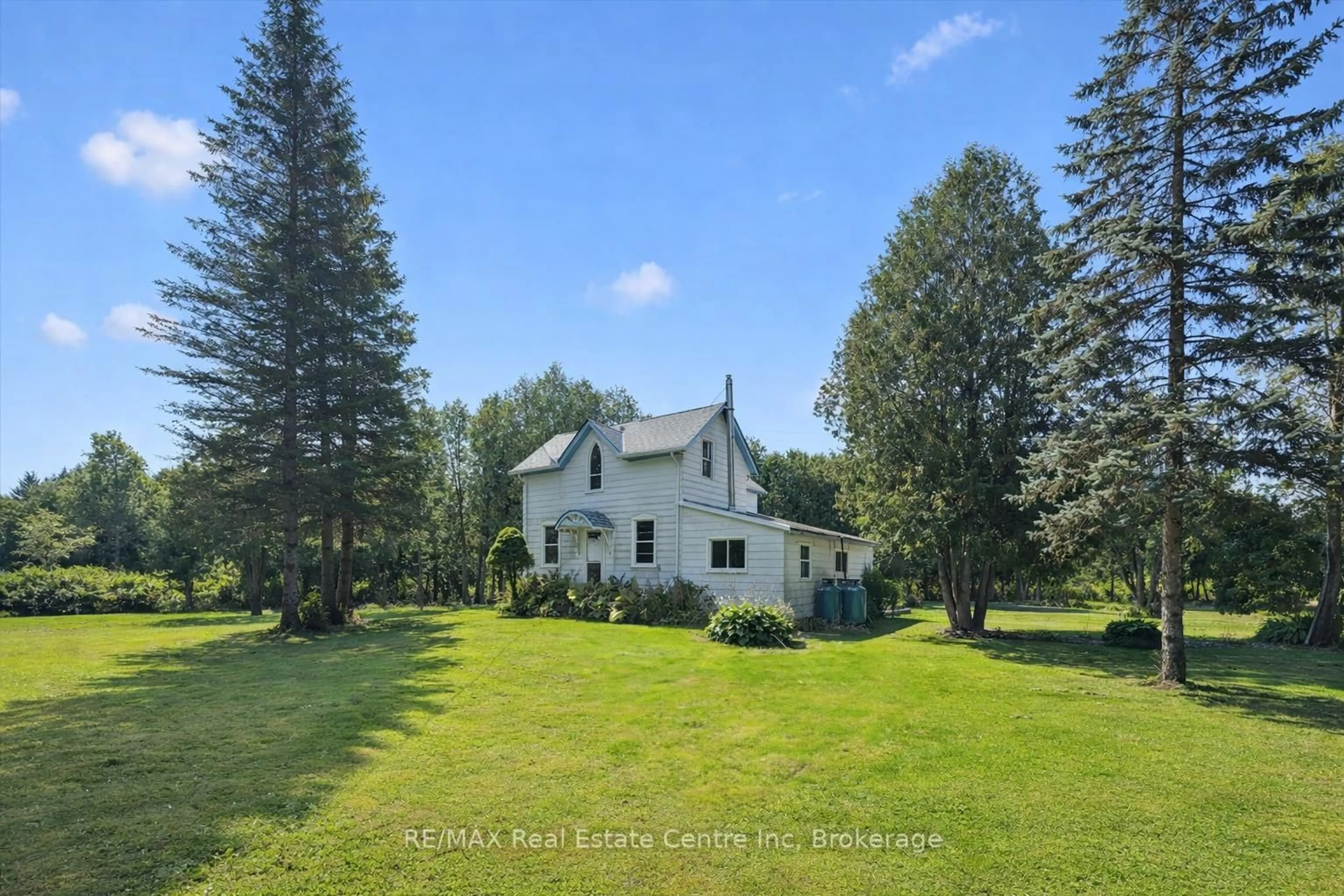 A pic from outside/outdoor area/front of a property/back of a property/a pic from drone, water/lake/river/ocean view for 4978 Seventh Line, Guelph/Eramosa Ontario N0B 2K0