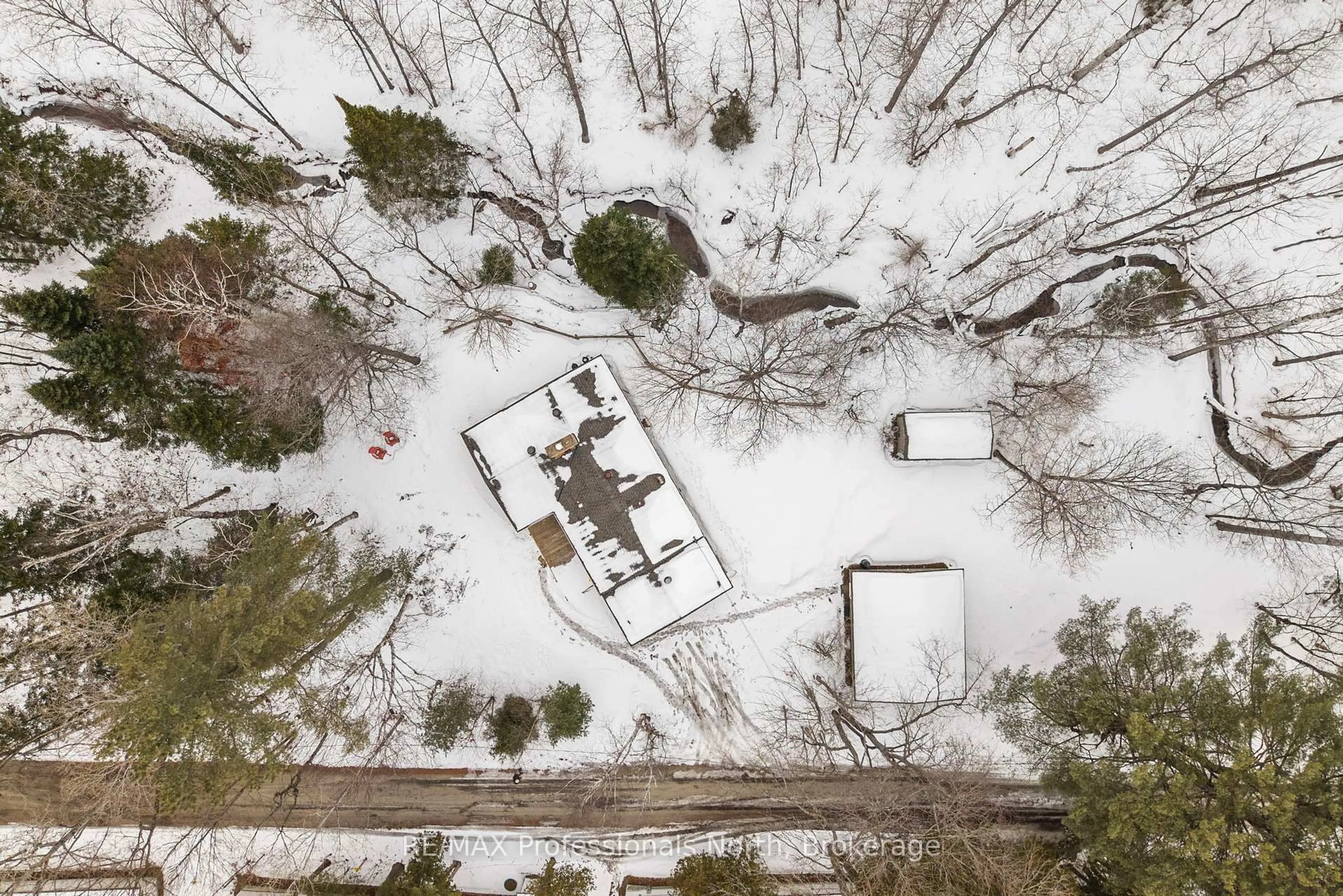 A pic from outside/outdoor area/front of a property/back of a property/a pic from drone, building for 2220 60 Highway, Lake of Bays Ontario P1H 2J6