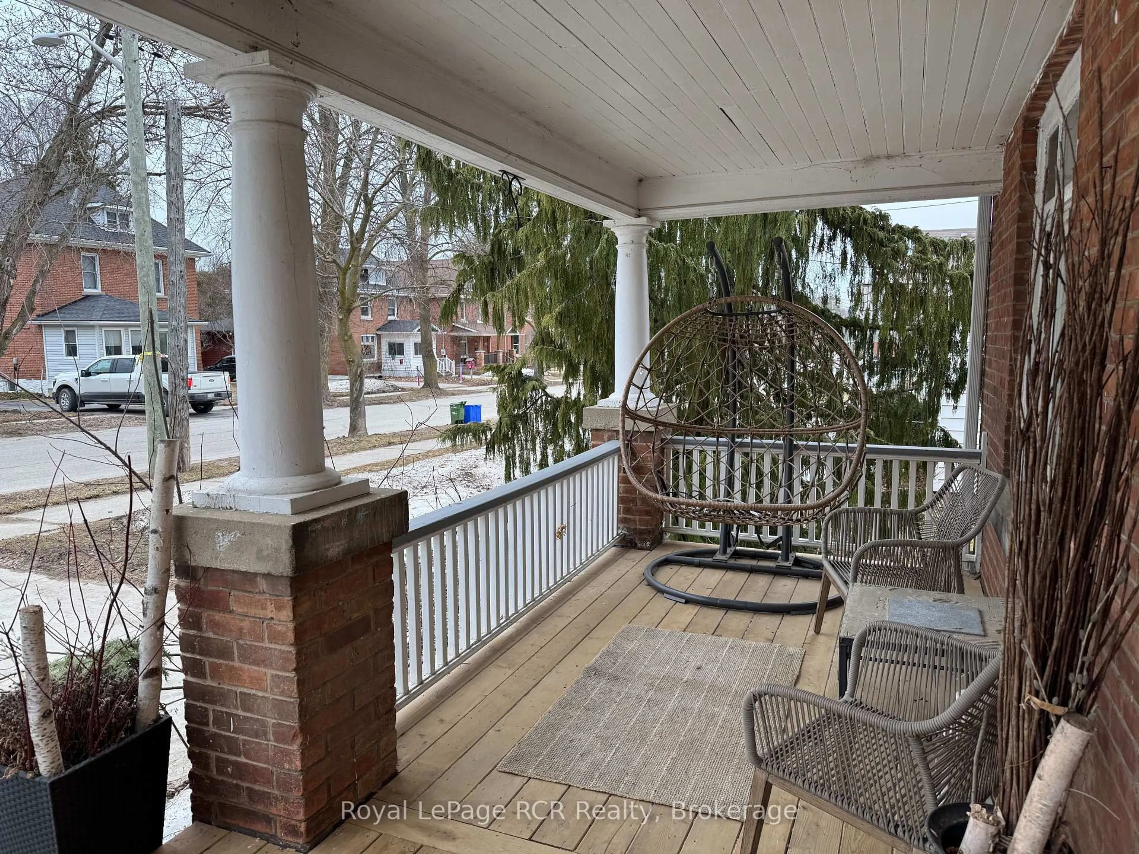 Patio, street for 555 14th St, Owen Sound Ontario N4K 3Y3