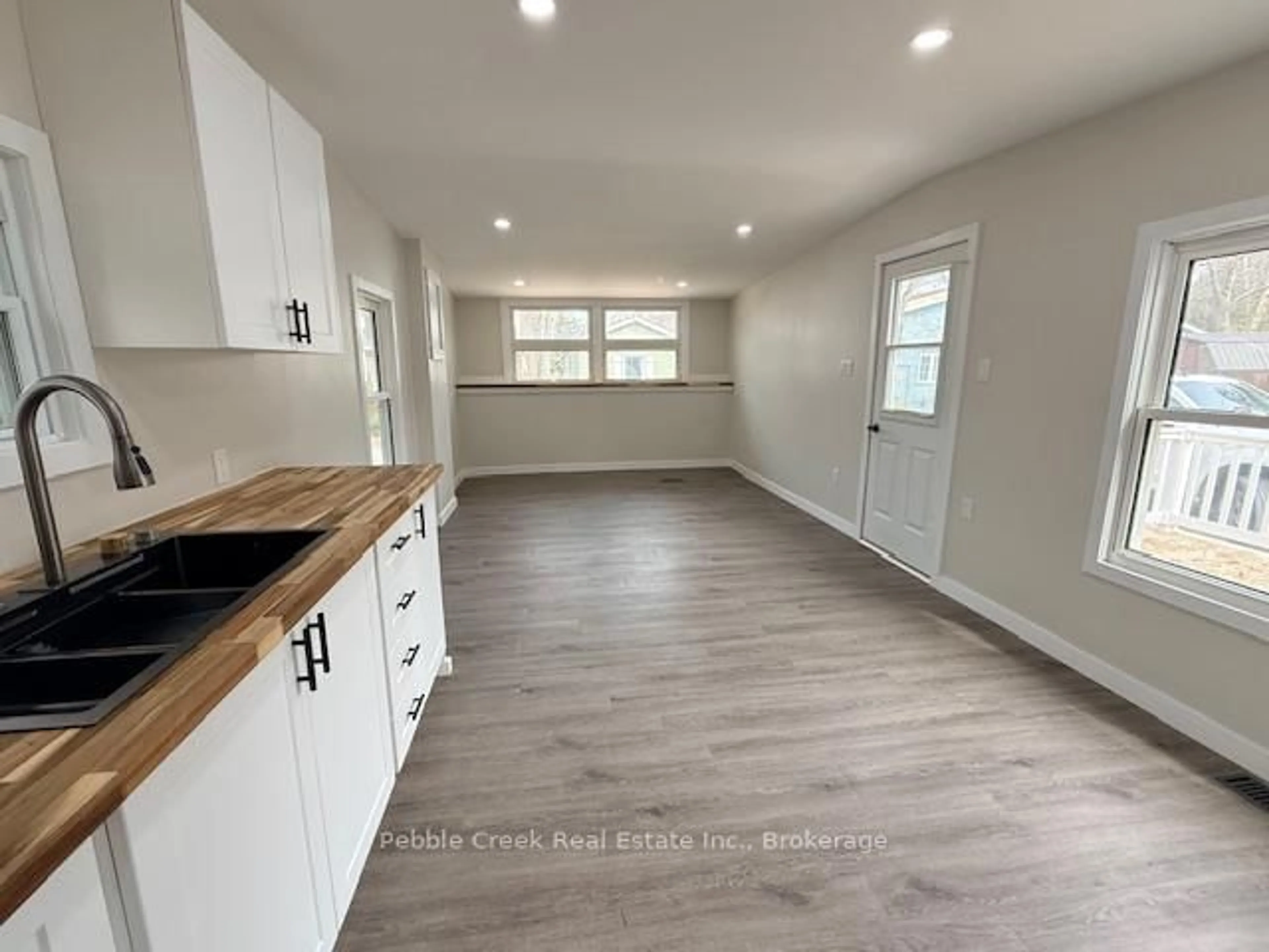 Open concept kitchen, unknown for 16 Bloomsbury Dr, Ashfield-Colborne-Wawanosh Ontario N7A 3Y3