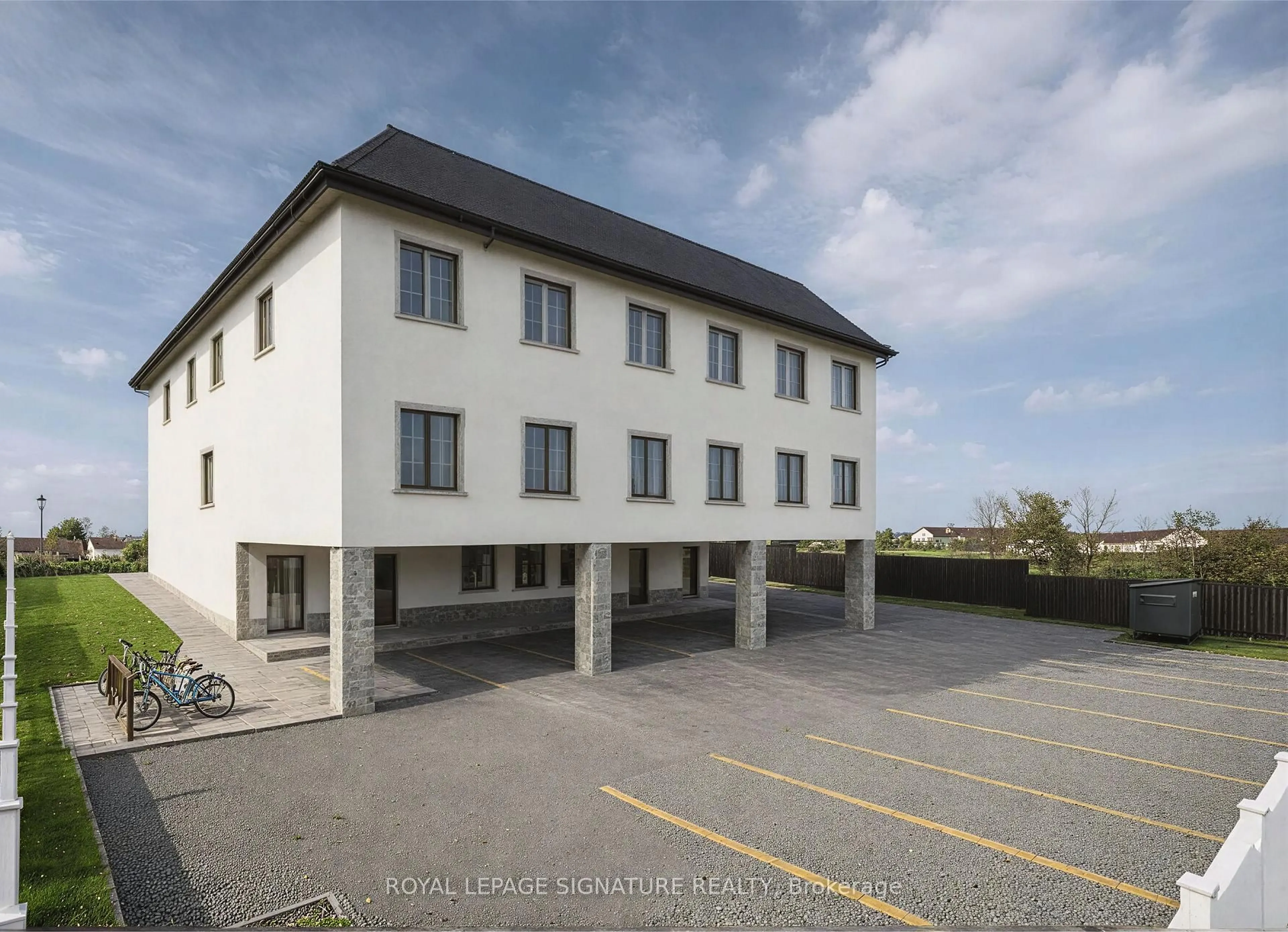 A pic from outside/outdoor area/front of a property/back of a property/a pic from drone, building for 162 Alma St, Guelph/Eramosa Ontario N0B 2K0