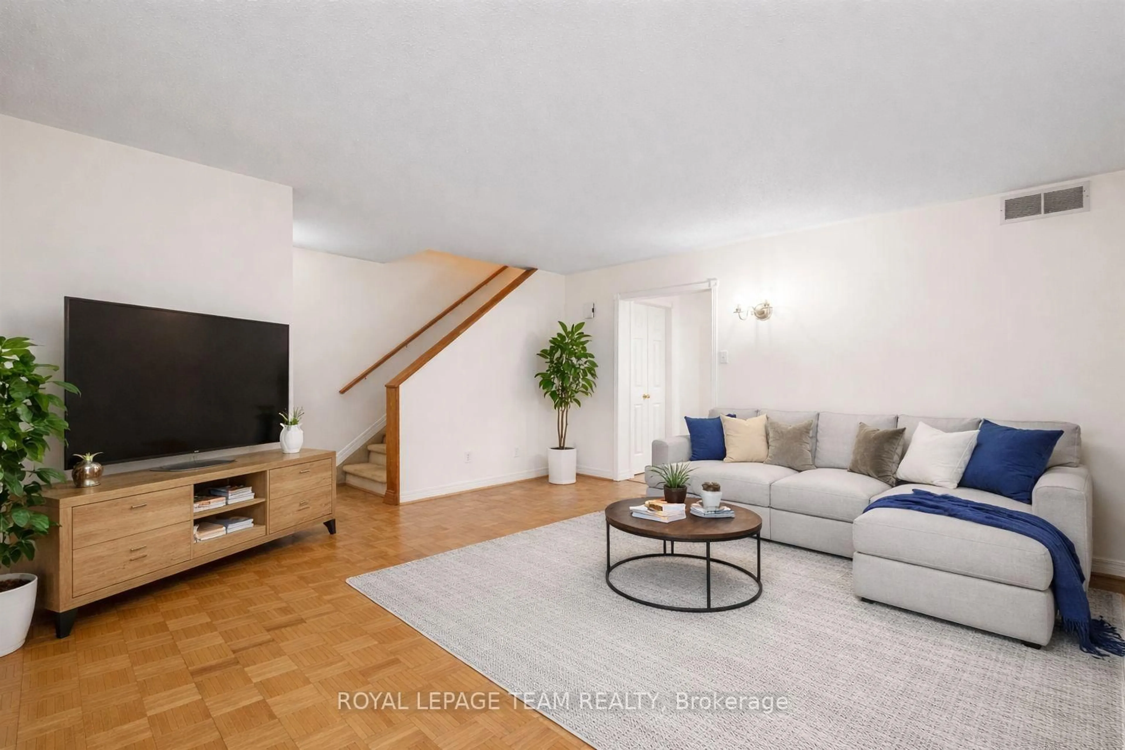 Living room with furniture, unknown for 52 Rowan Dr, South Dundas Ontario K0C 1X0