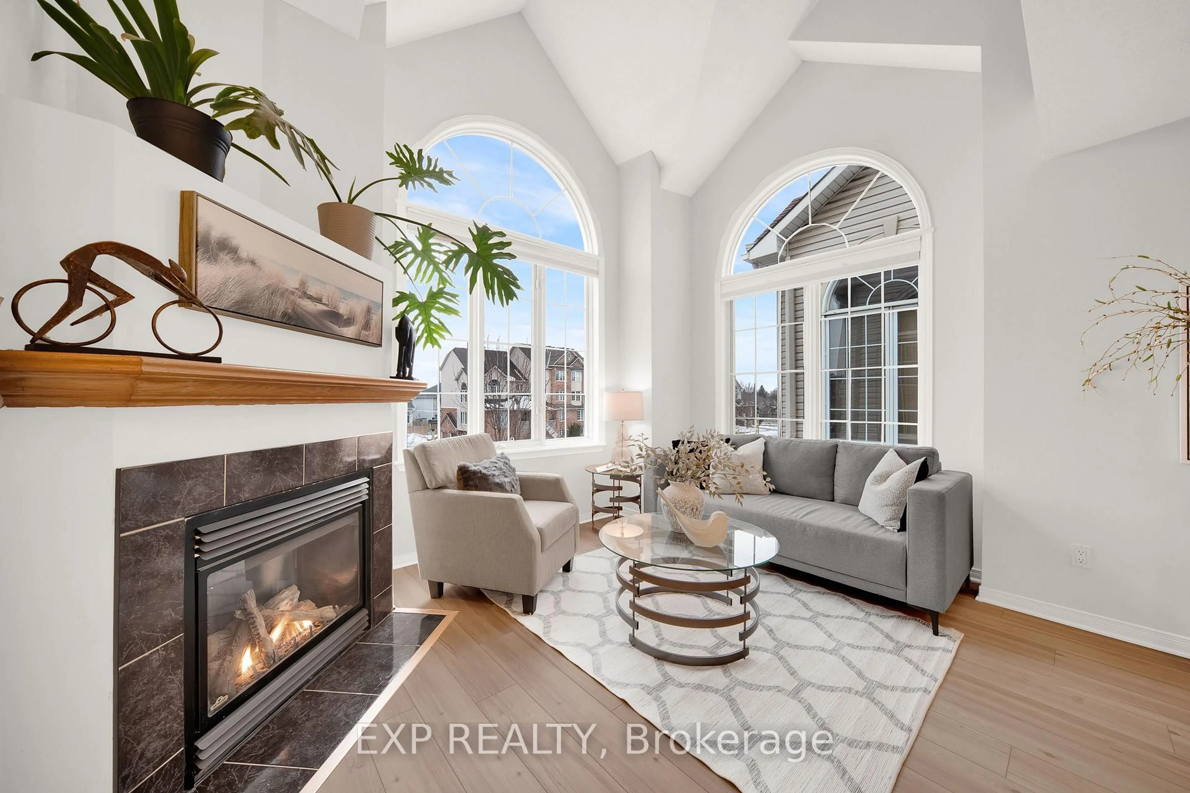 Living room with furniture, unknown for 4481 Harper Ave, Ottawa Ontario K1J 1C9