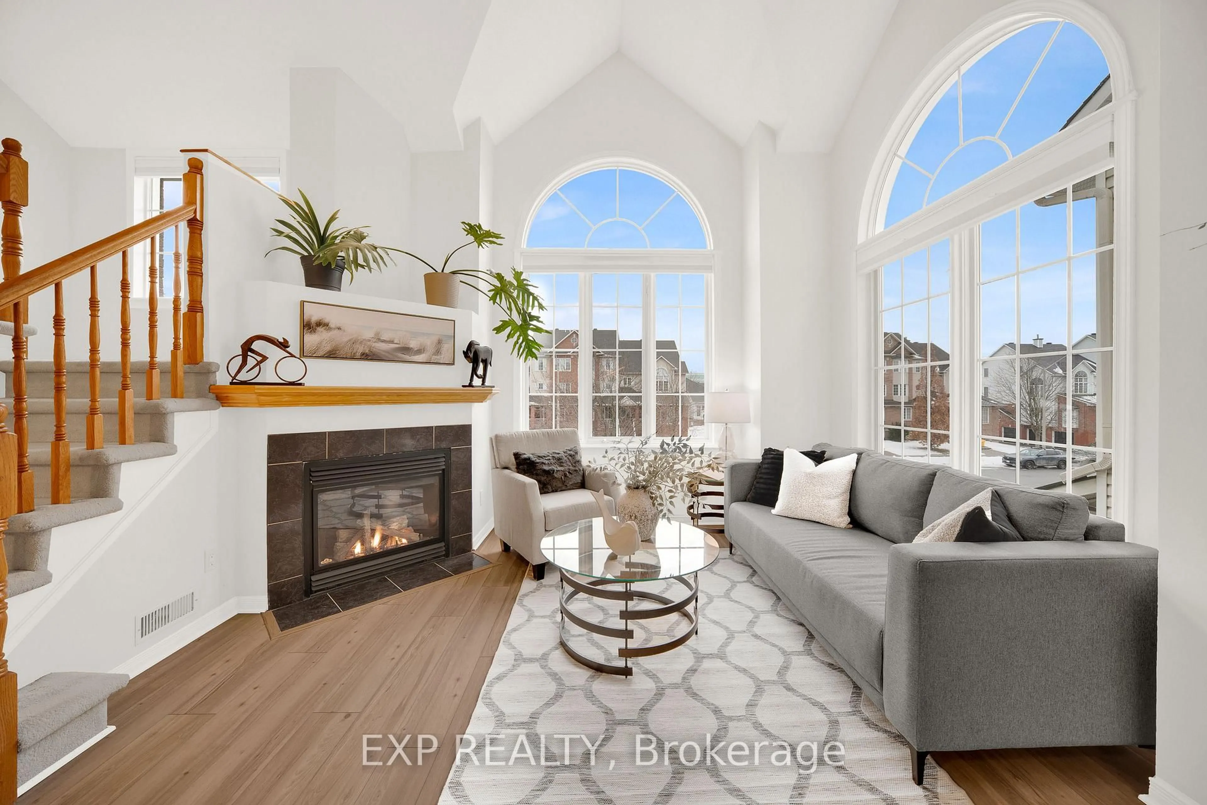 Living room with furniture, unknown for 4481 Harper Ave, Ottawa Ontario K1J 1C9