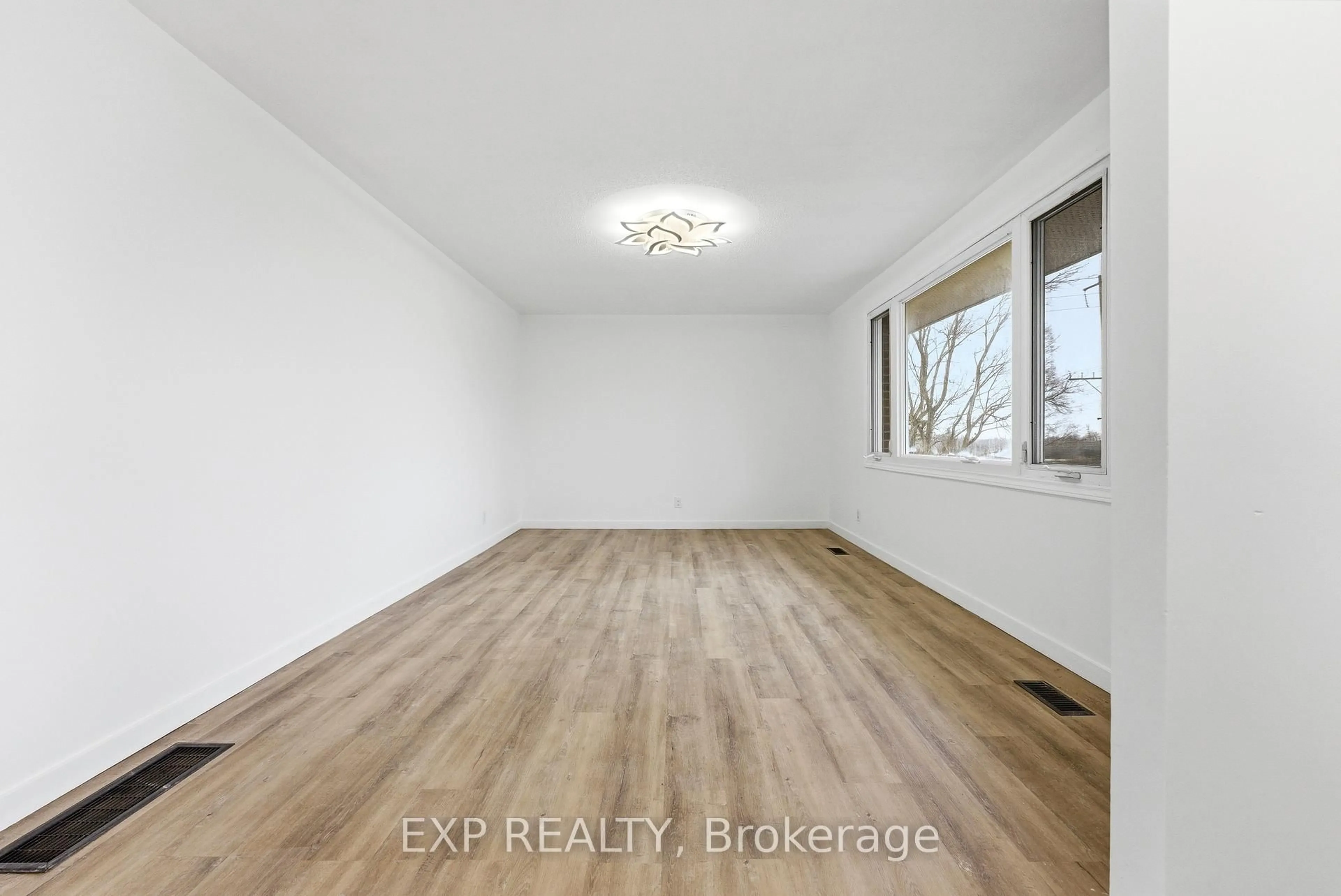 A pic of a room for 696 Whites Rd, Trenton Ontario K8V 5P8