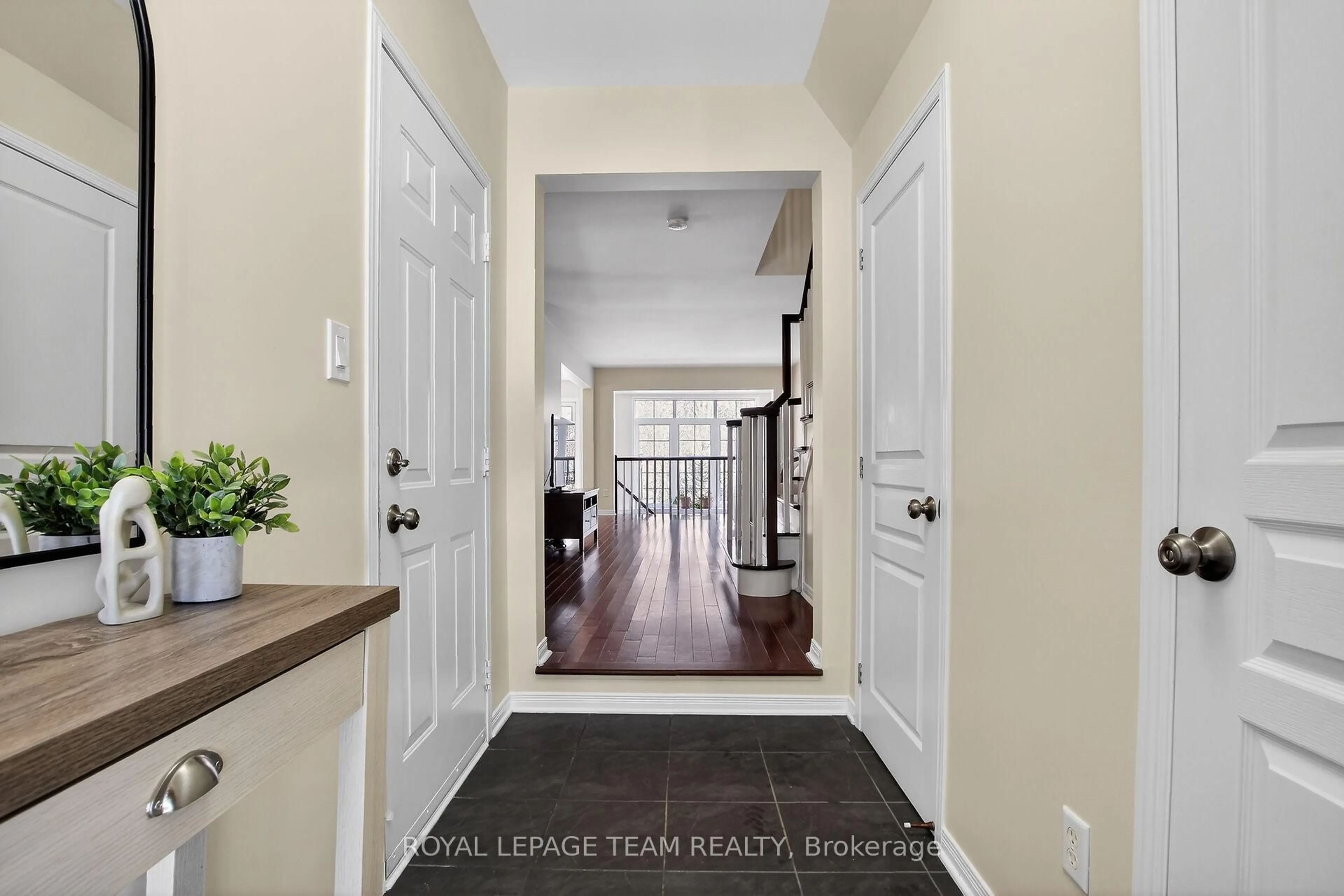 Indoor entryway for 19 Goldthorpe Private, Ottawa Ontario K2J 5L6