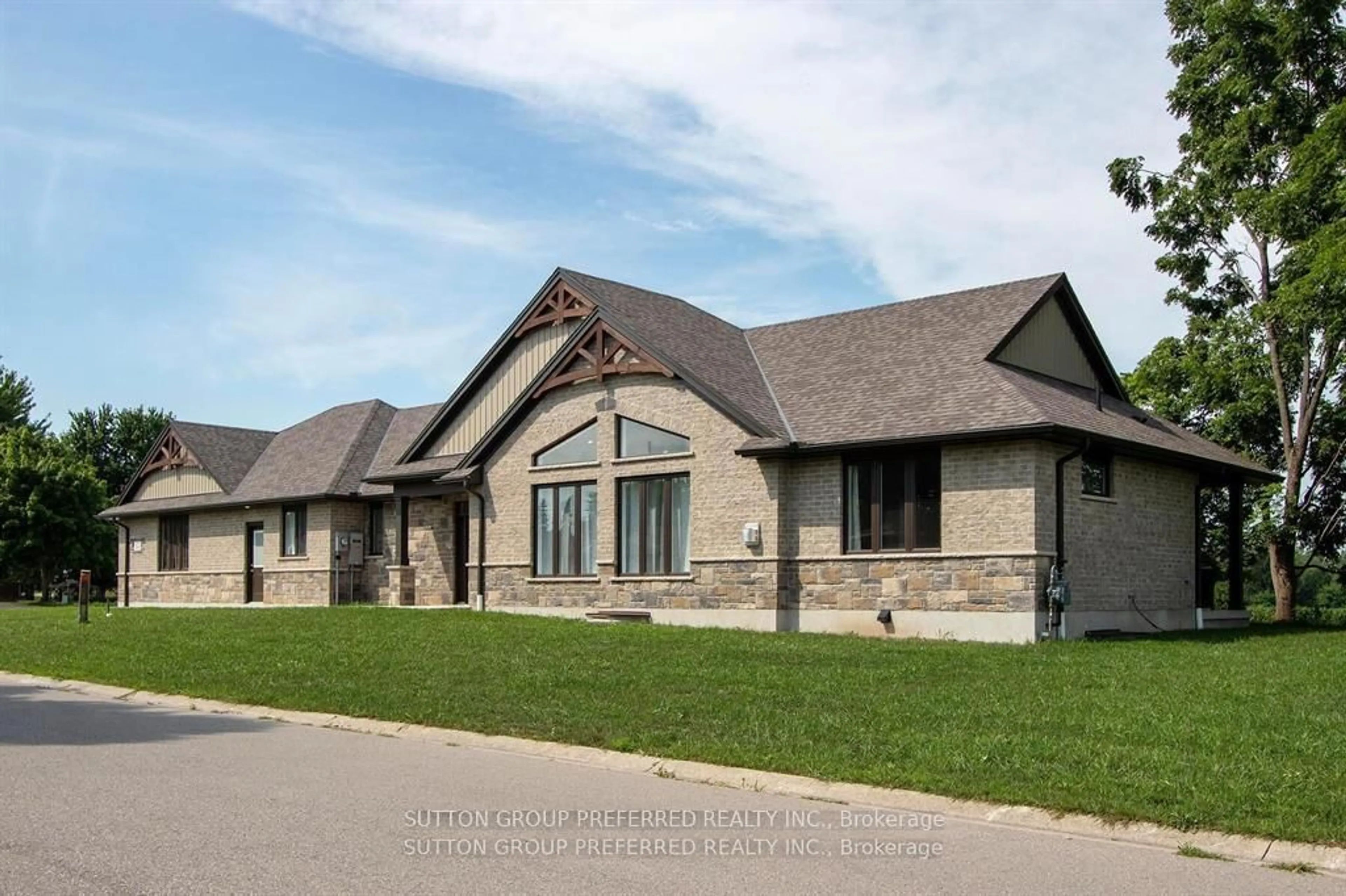 Home with brick exterior material, building for 114 Barons Crt, Central Elgin Ontario N0L 1B0