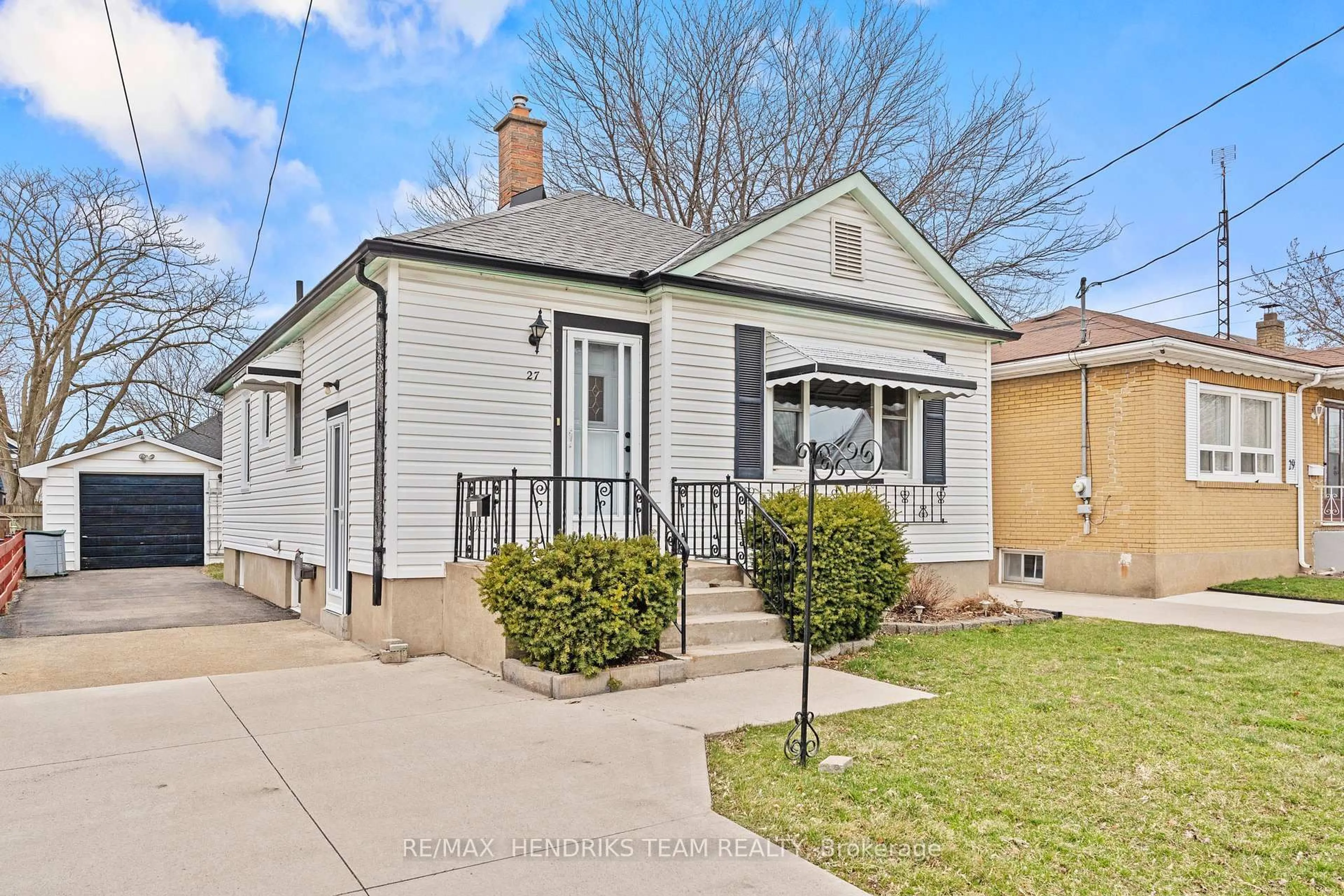 Unknown for 27 Lorne St, St. Catharines Ontario L2P 3C6