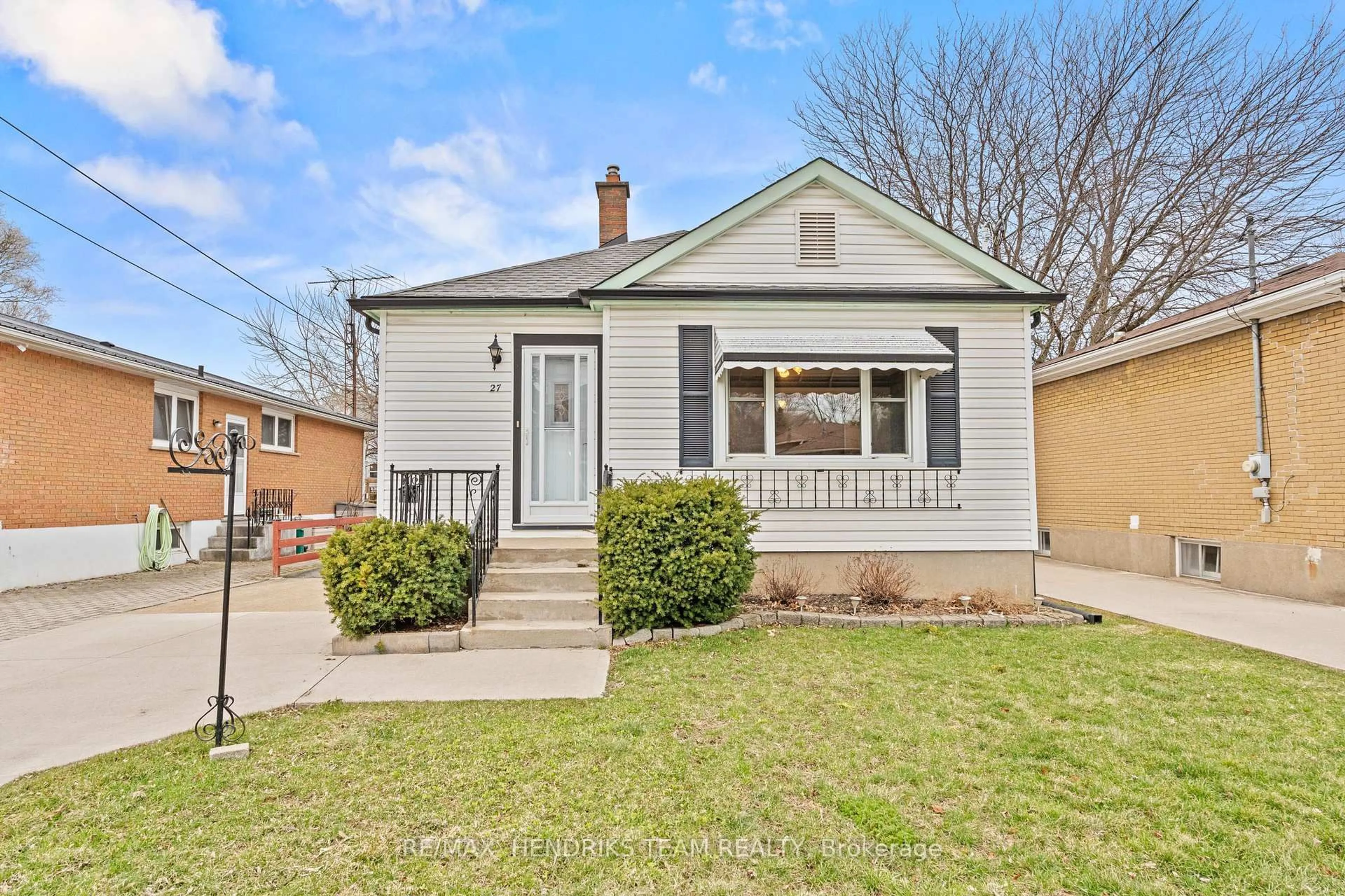 Unknown for 27 Lorne St, St. Catharines Ontario L2P 3C6