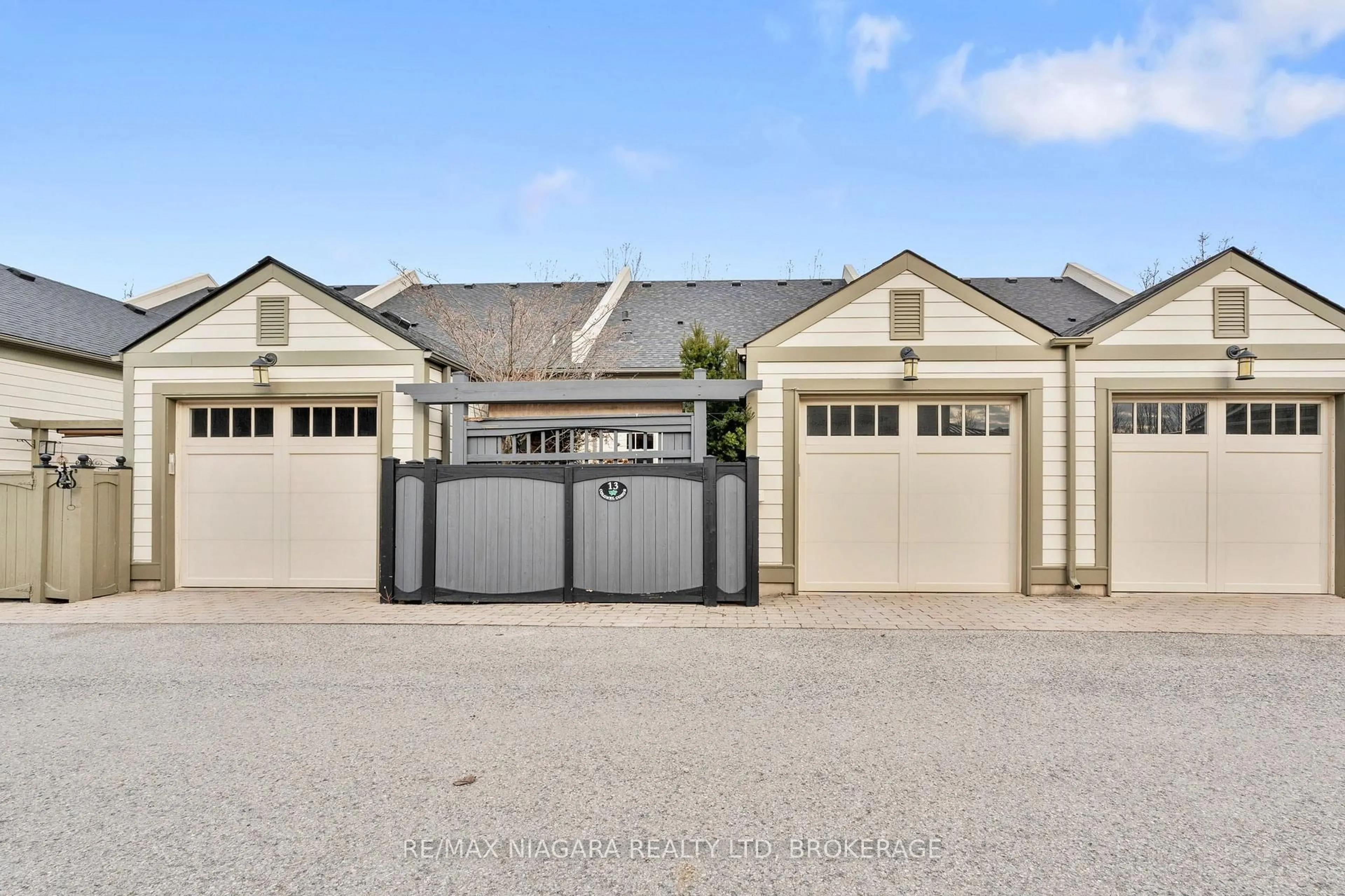 Indoor garage for 13 COLONEL COHOE St, Niagara-on-the-Lake Ontario L0S 1J0