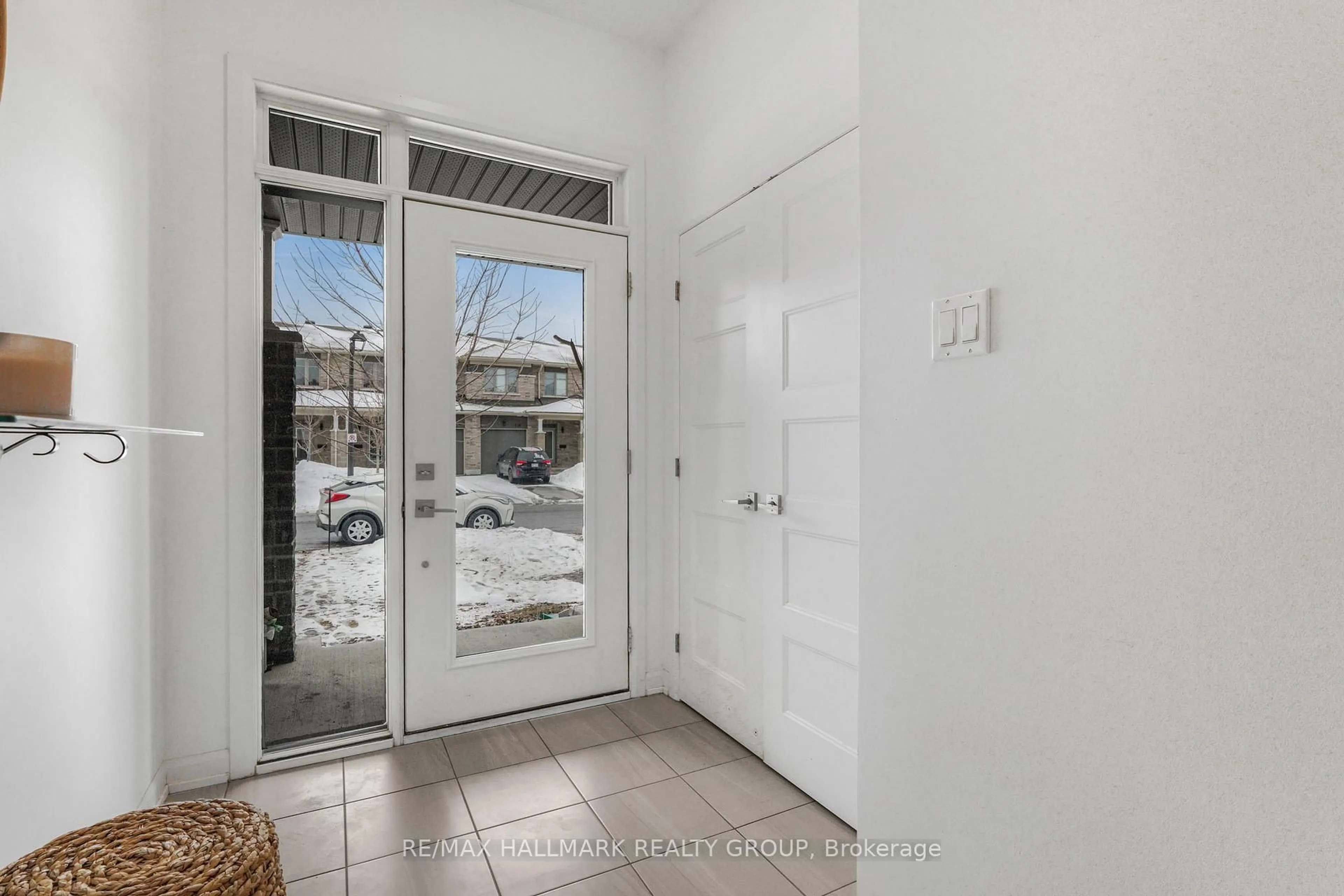 Indoor entryway for 129 TURQUOISE St, Clarence-Rockland Ontario K4K 0L6