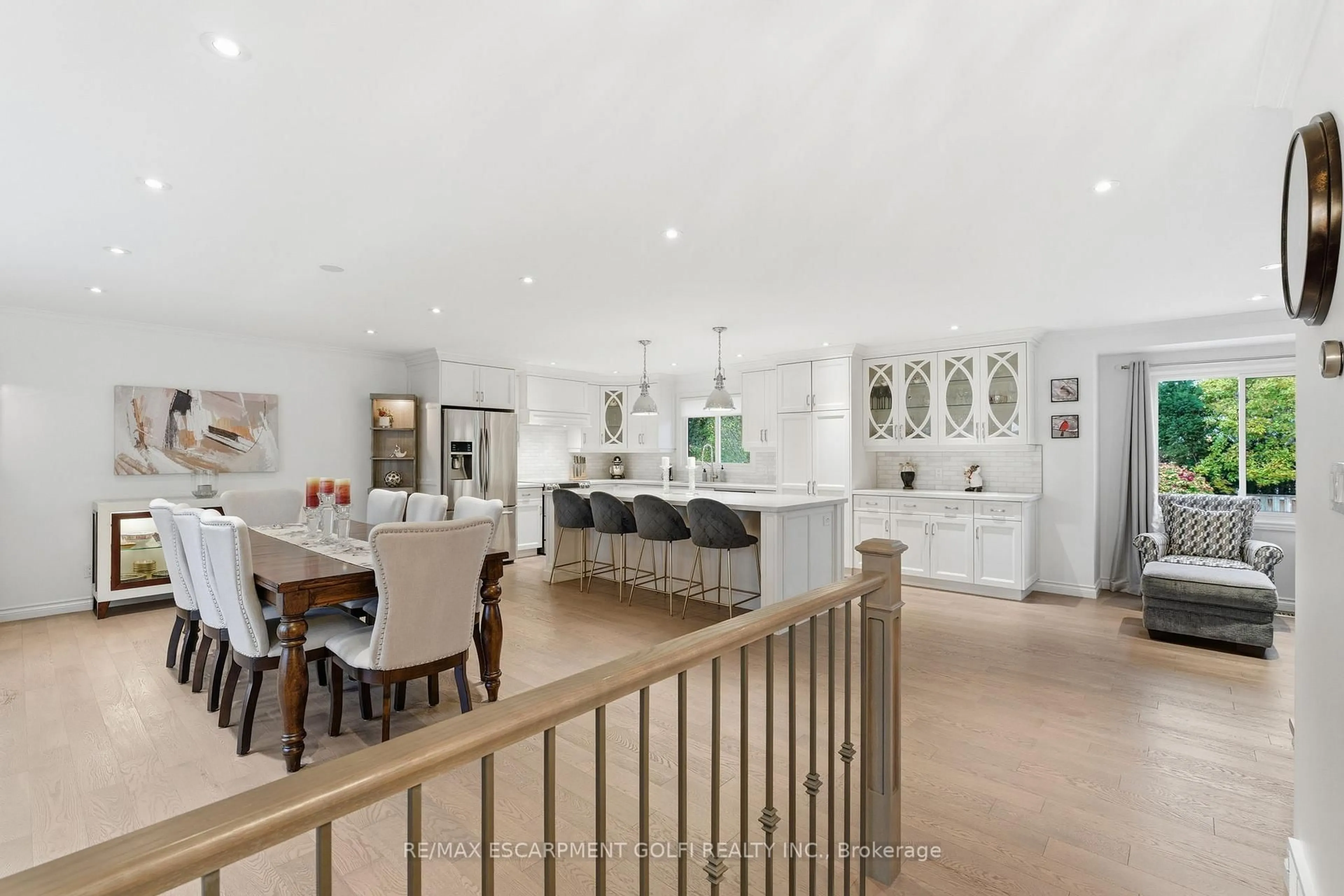 Open concept kitchen, unknown for 7 Kenmore Cres, St. Catharines Ontario L2N 4S4