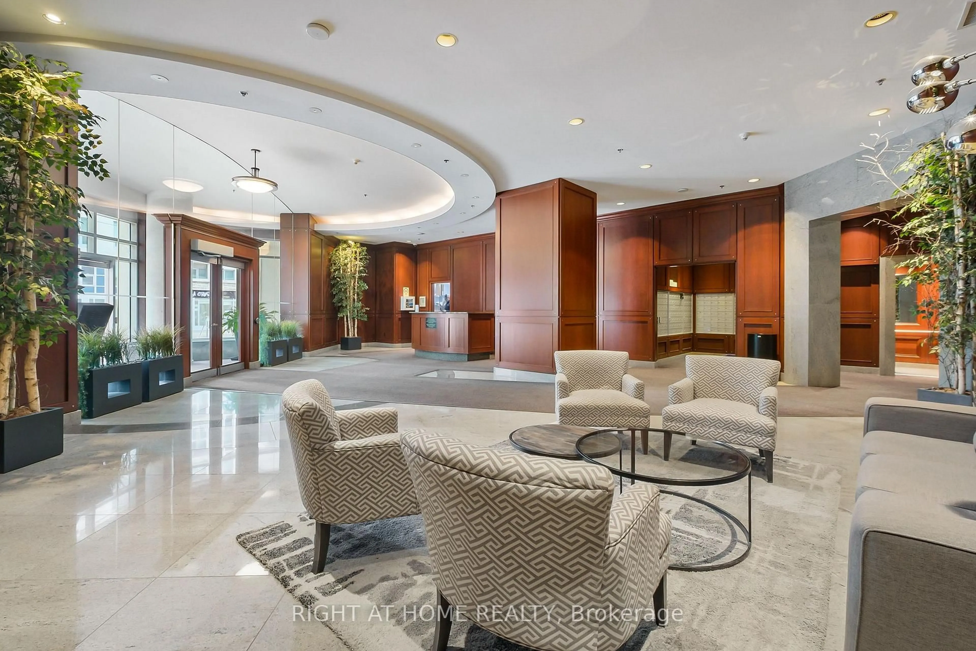 Lobby for 234 Rideau St #2302, Ottawa Ontario K1N 0A9