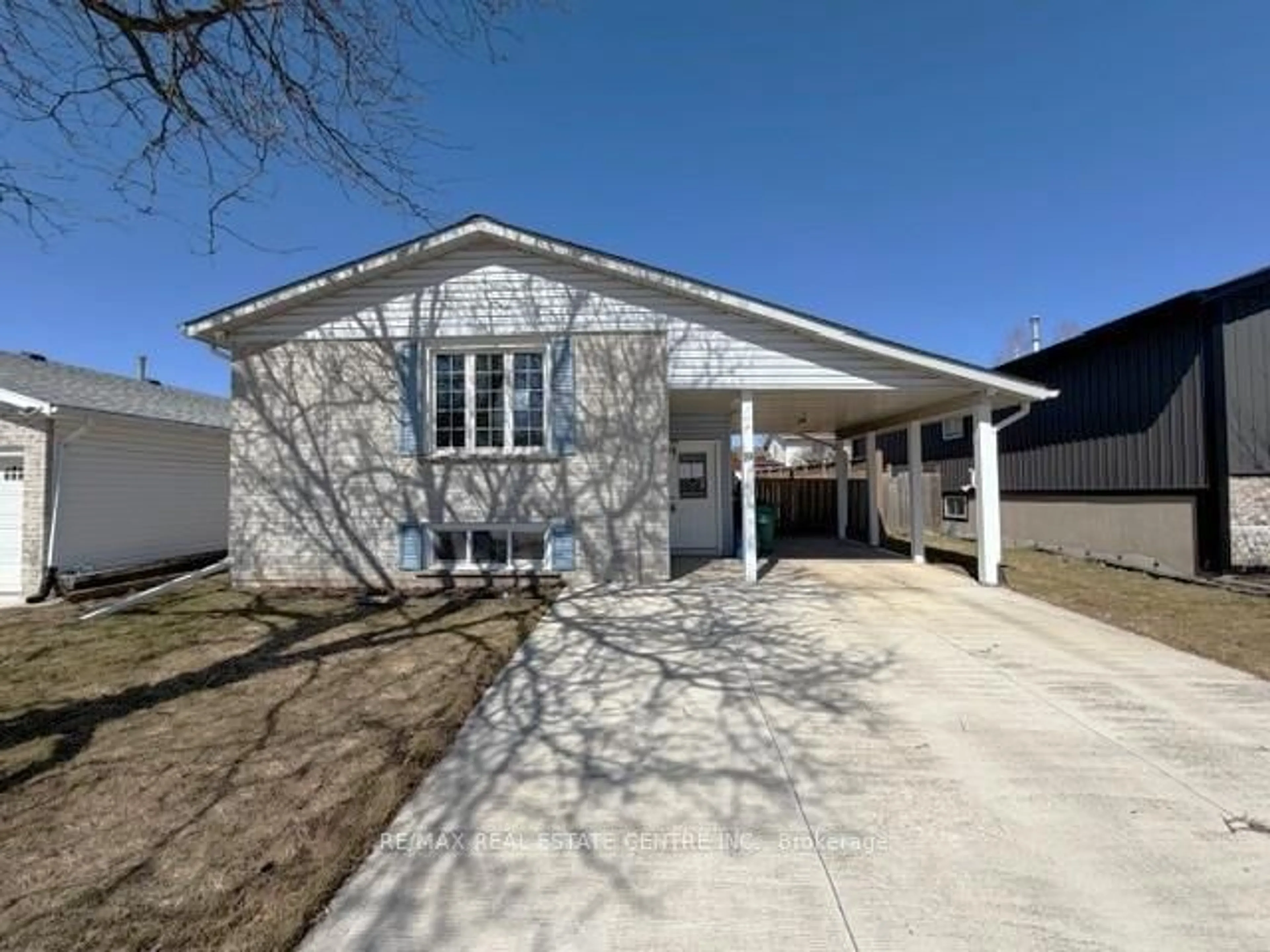 Home with vinyl exterior material, street for 19 MEMORY Lane, Cambridge Ontario N3C 3X7