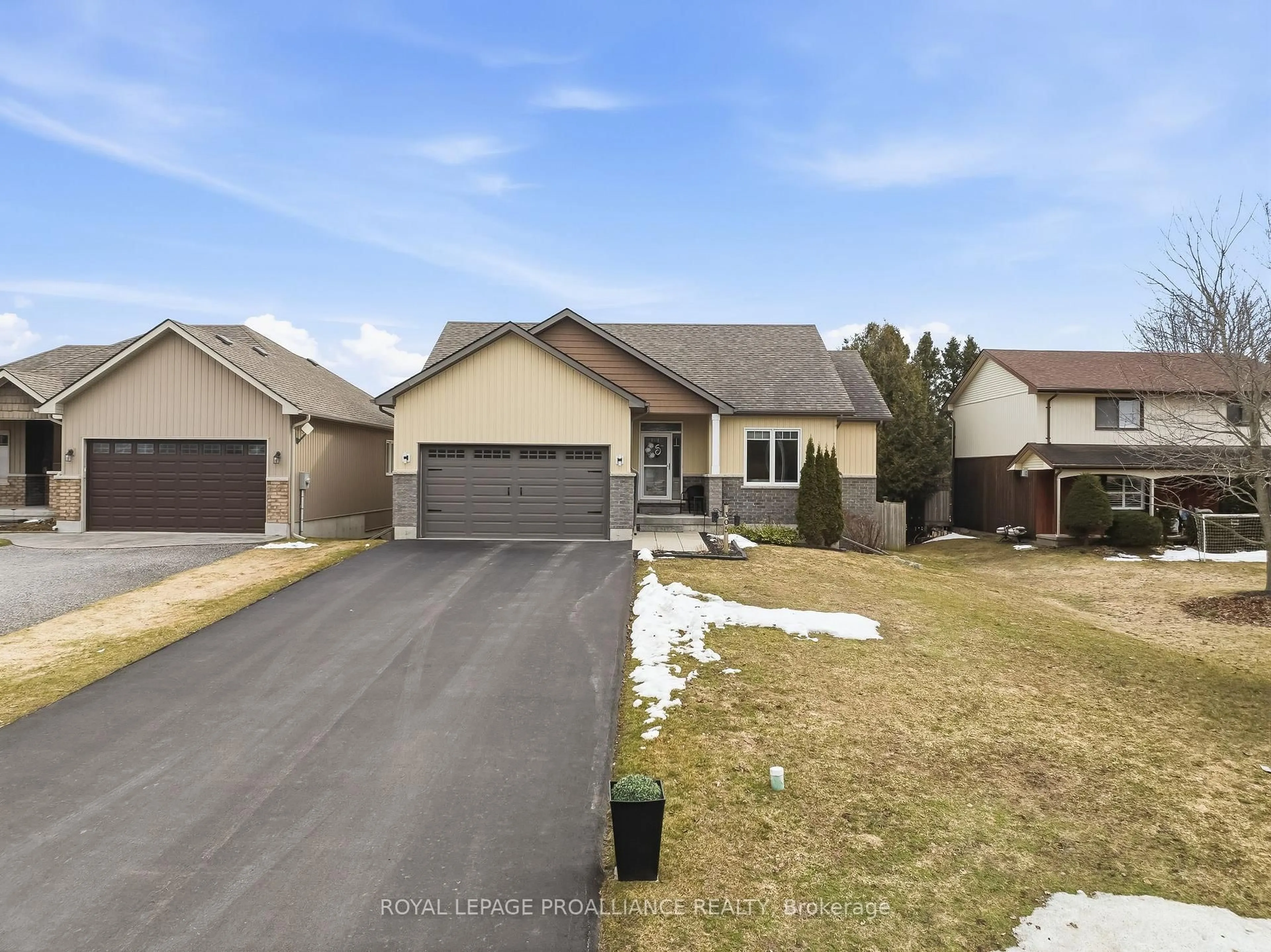 A pic from outside/outdoor area/front of a property/back of a property/a pic from drone, street for 305 Raglan St, Brighton Ontario K0K 1H0