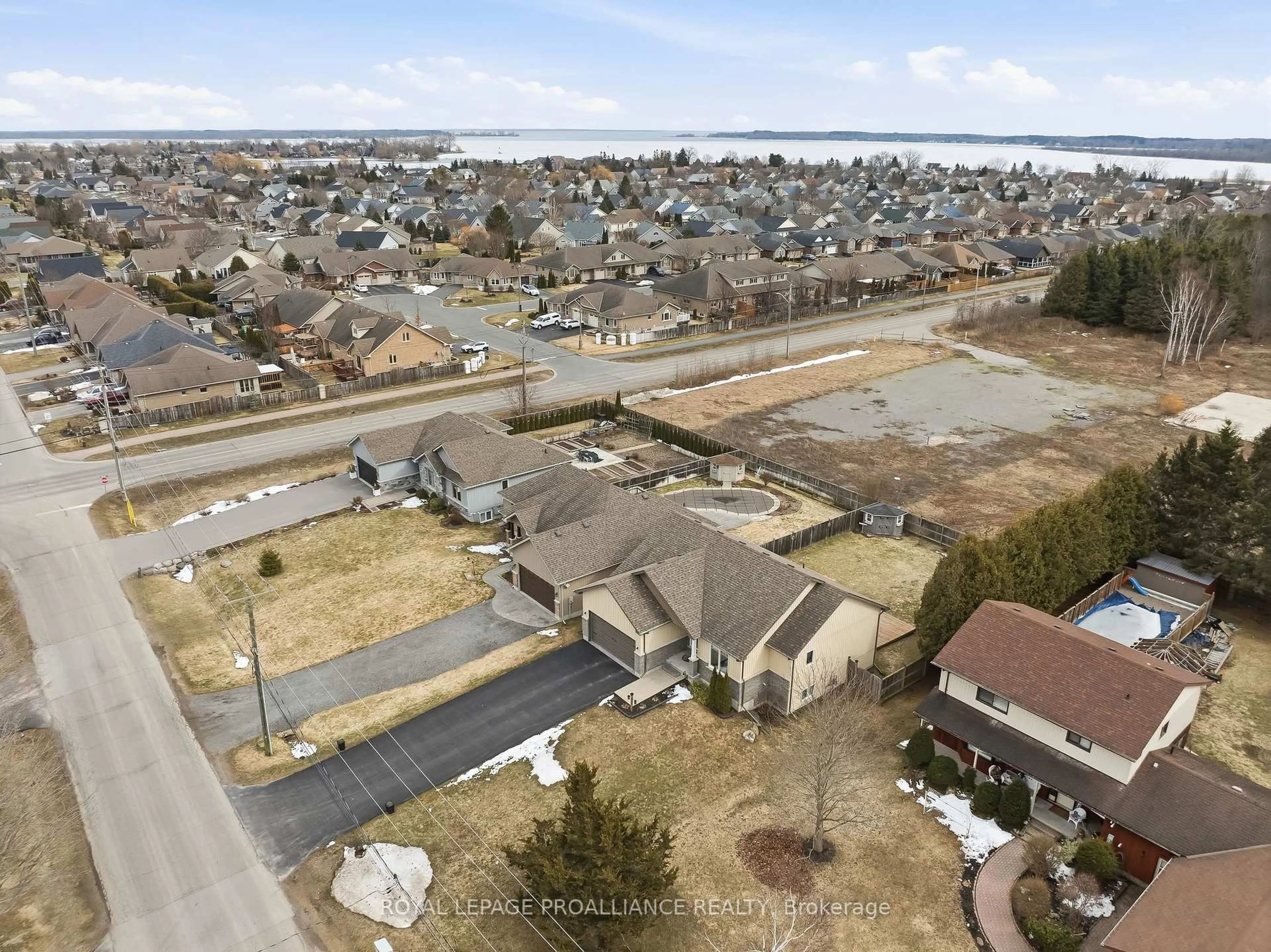 A pic from outside/outdoor area/front of a property/back of a property/a pic from drone, unknown for 305 Raglan St, Brighton Ontario K0K 1H0