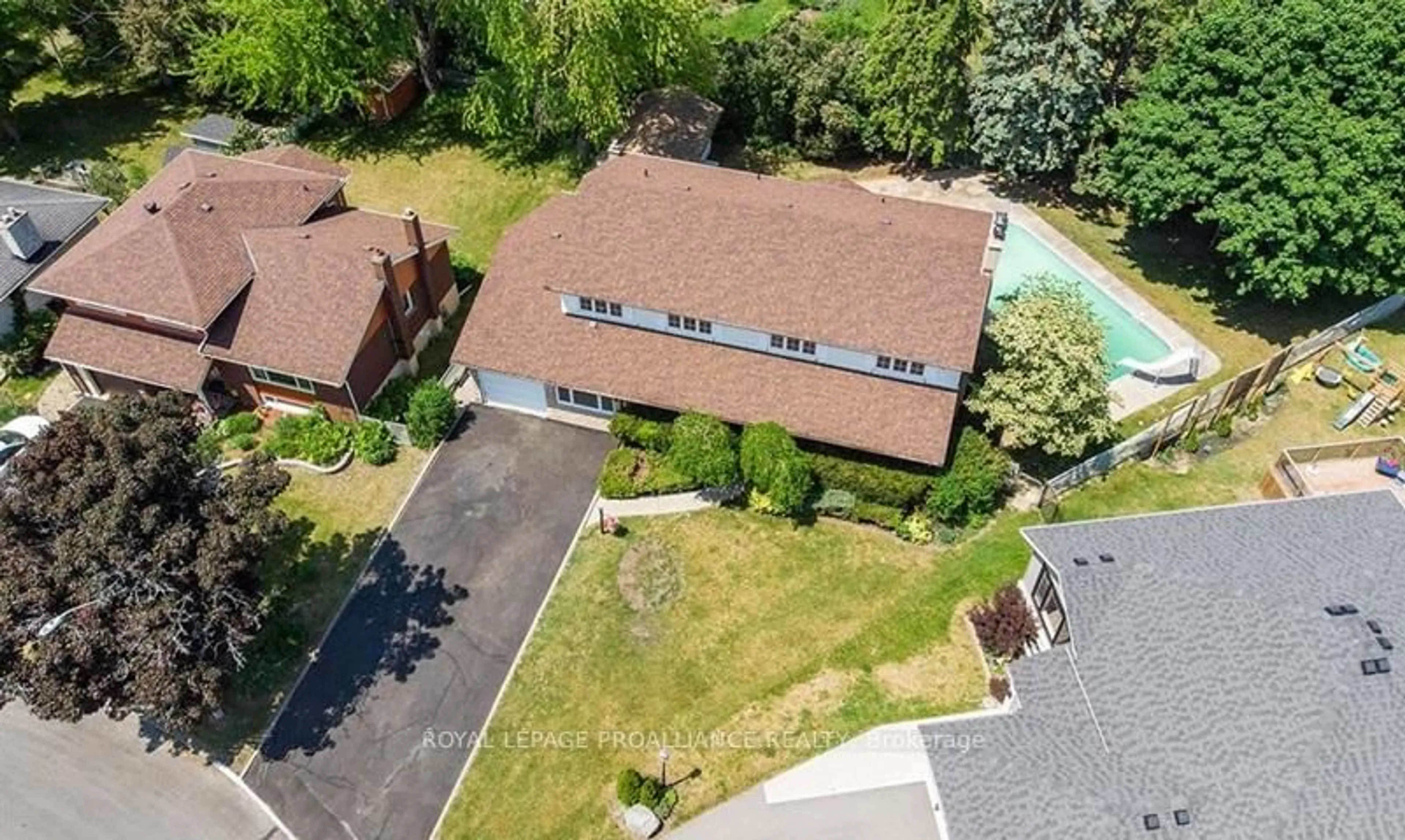 A pic from outside/outdoor area/front of a property/back of a property/a pic from drone, street for 35 Patrick St, Quinte West Ontario K8V 4B4