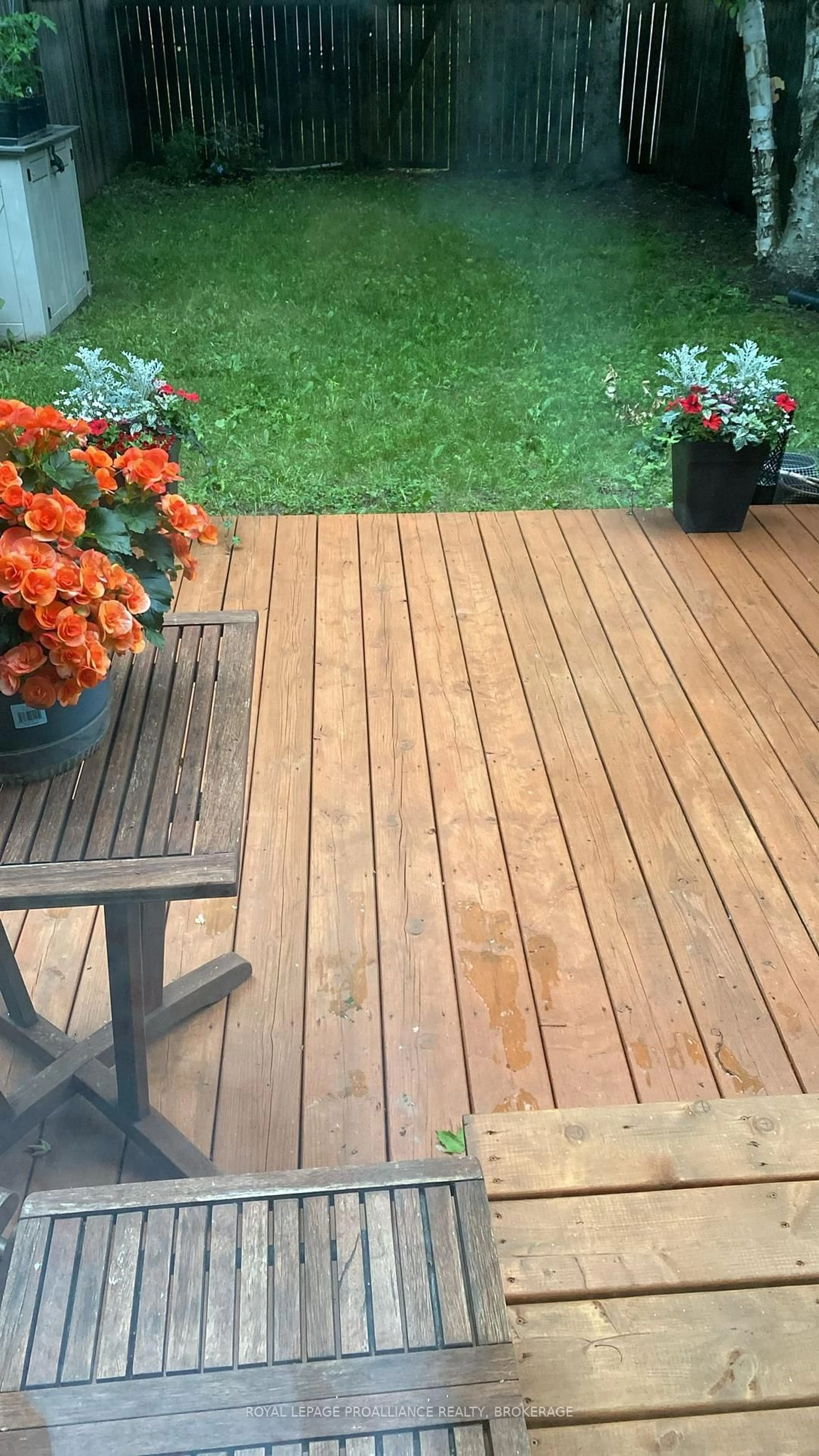 Patio, street for 9 Winchester Dr #5, Greater Napanee Ontario K7R 3P9