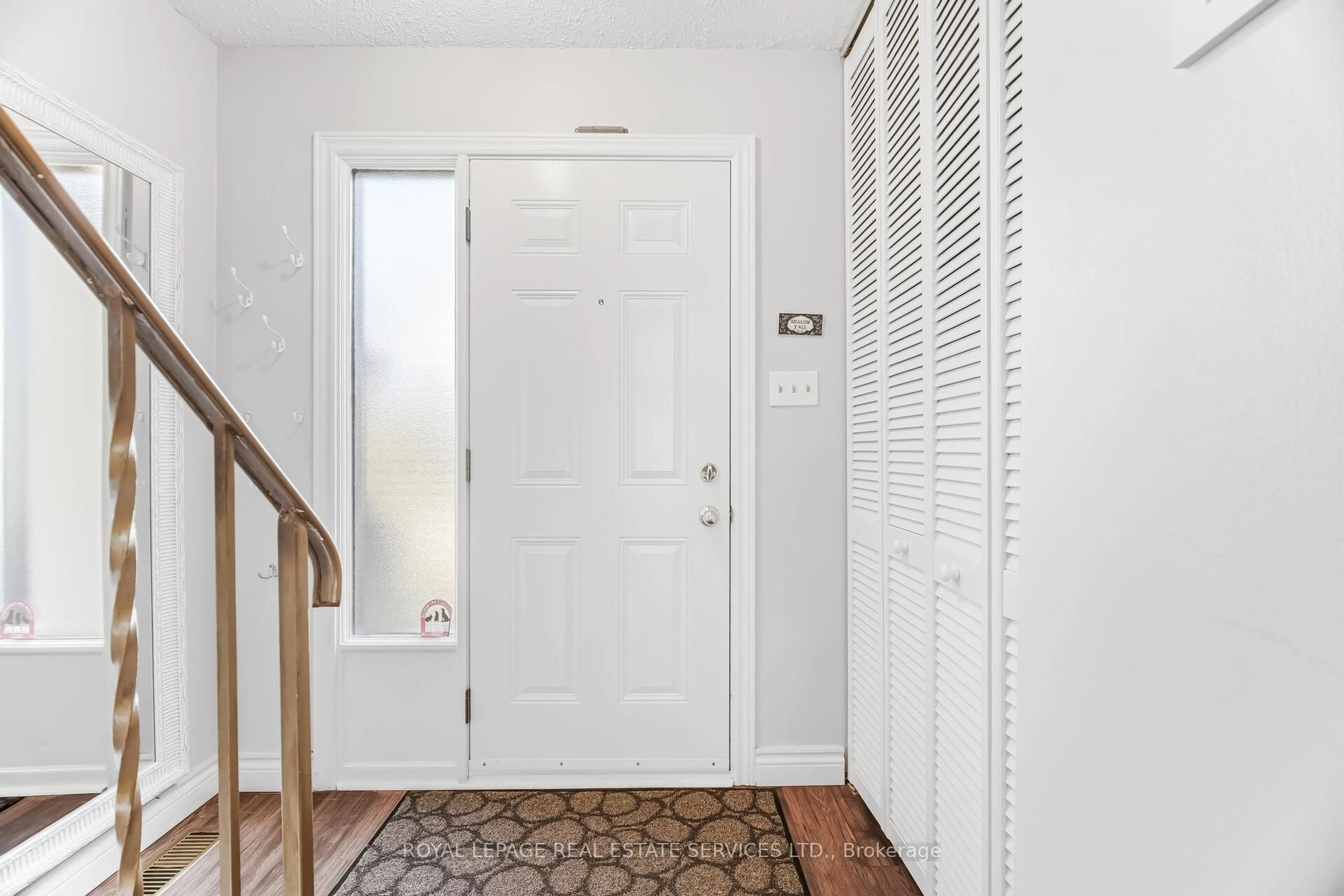 Indoor entryway for 300 Rexford Dr #36, Hamilton Ontario L8W 1P5