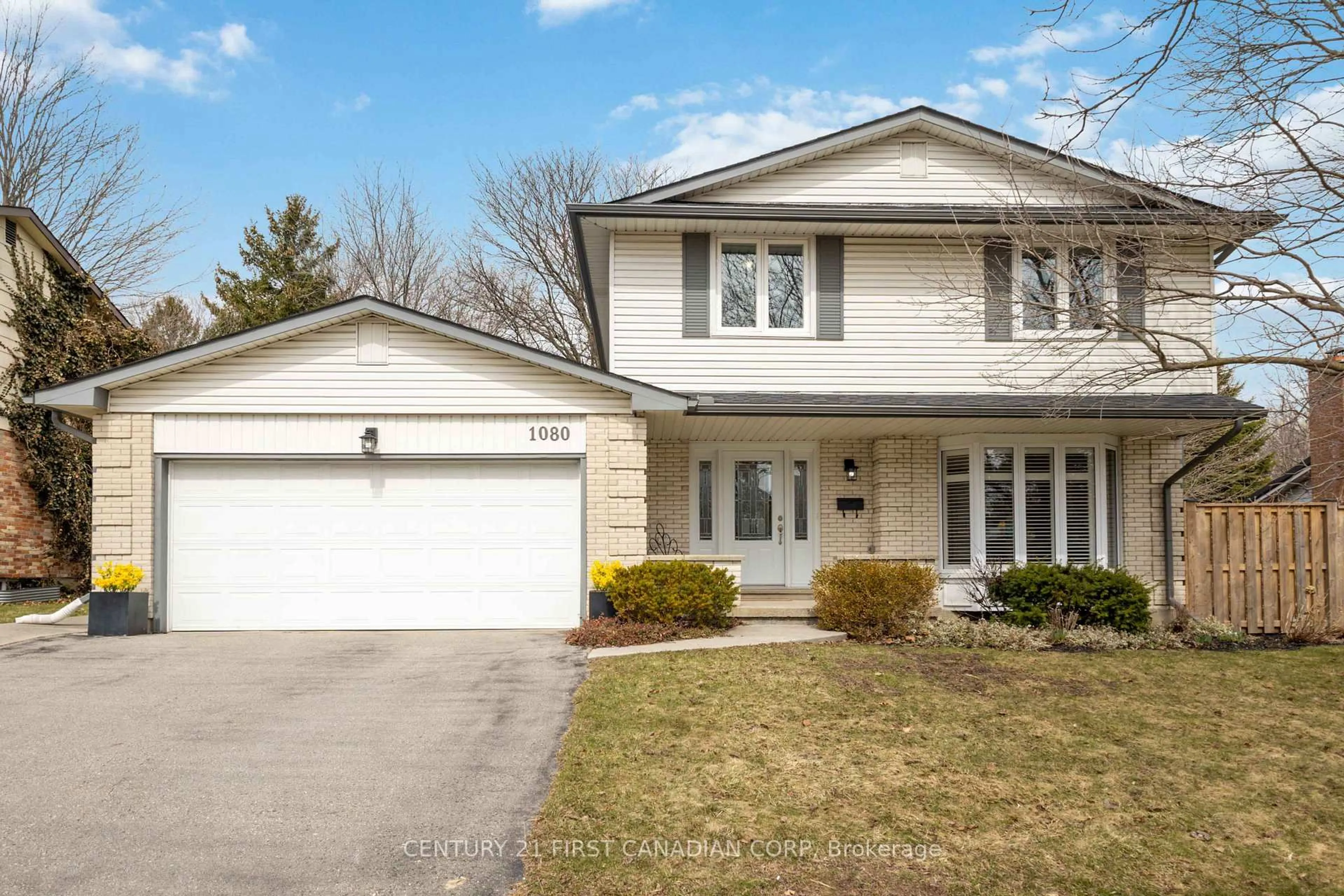 Home with vinyl exterior material, street for 1080 Viscount Rd, London South Ontario N6K 1H8