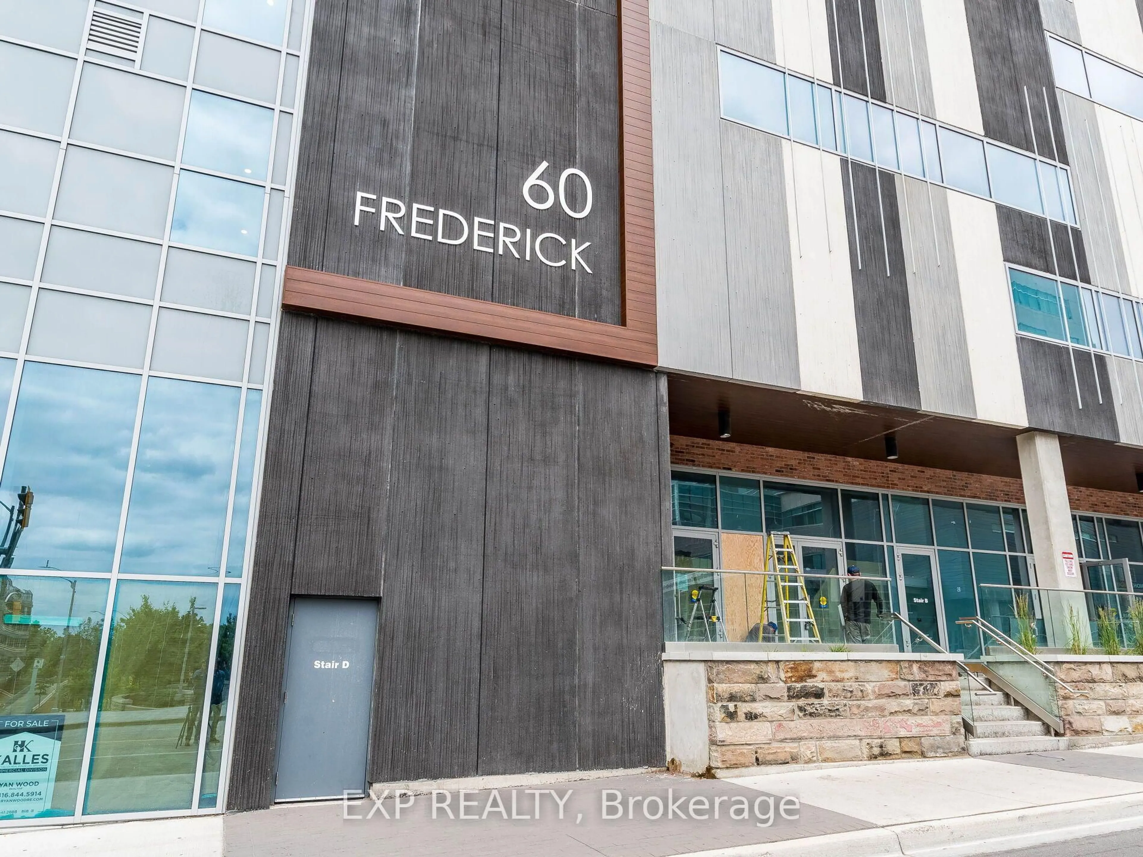 Indoor foyer for 60 Frederick St #1010, Kitchener Ontario N2H 0C7
