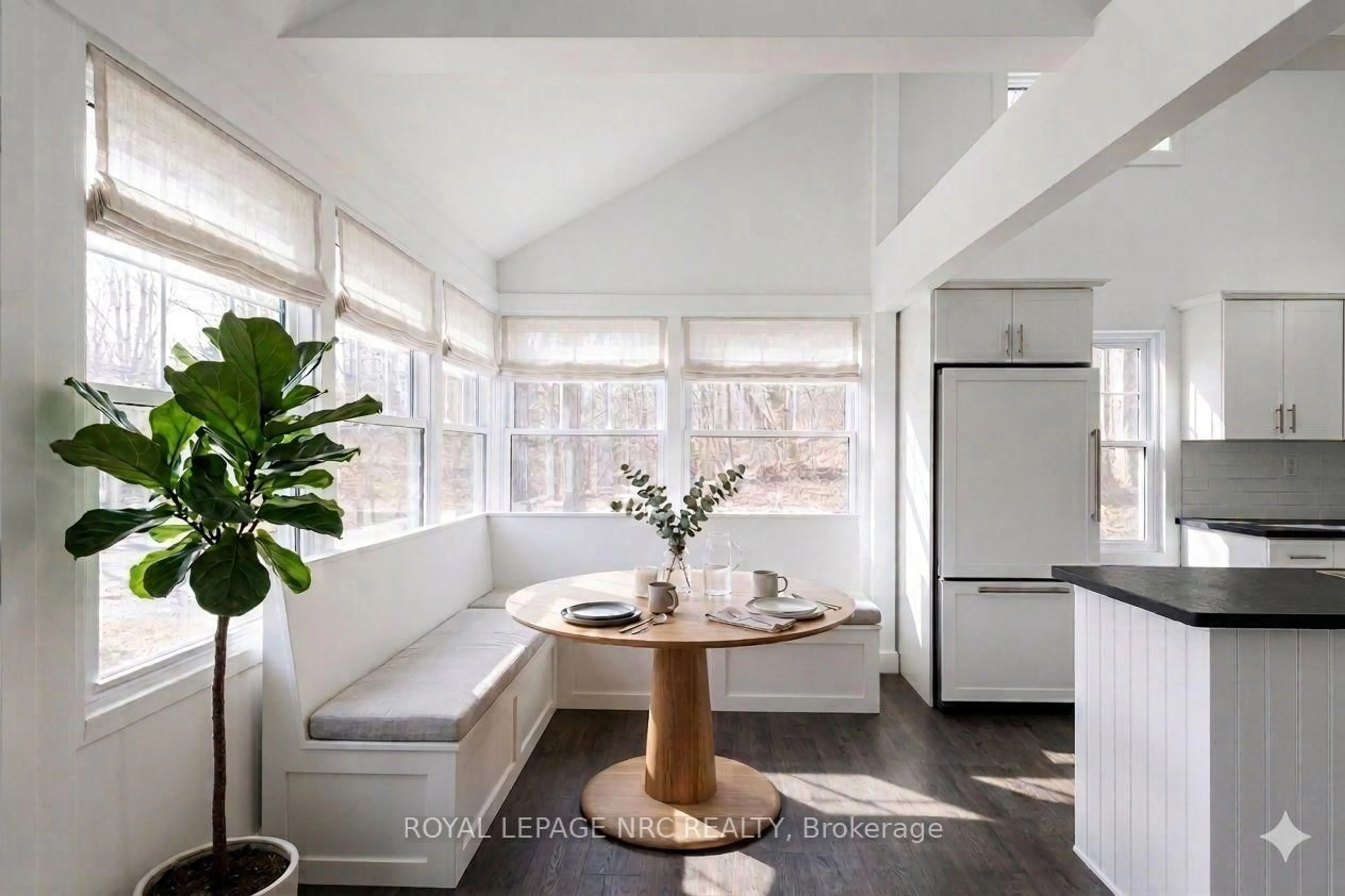 Contemporary kitchen, unknown for 212 Holloway Bay Rd, Port Colborne Ontario L0S 1R0