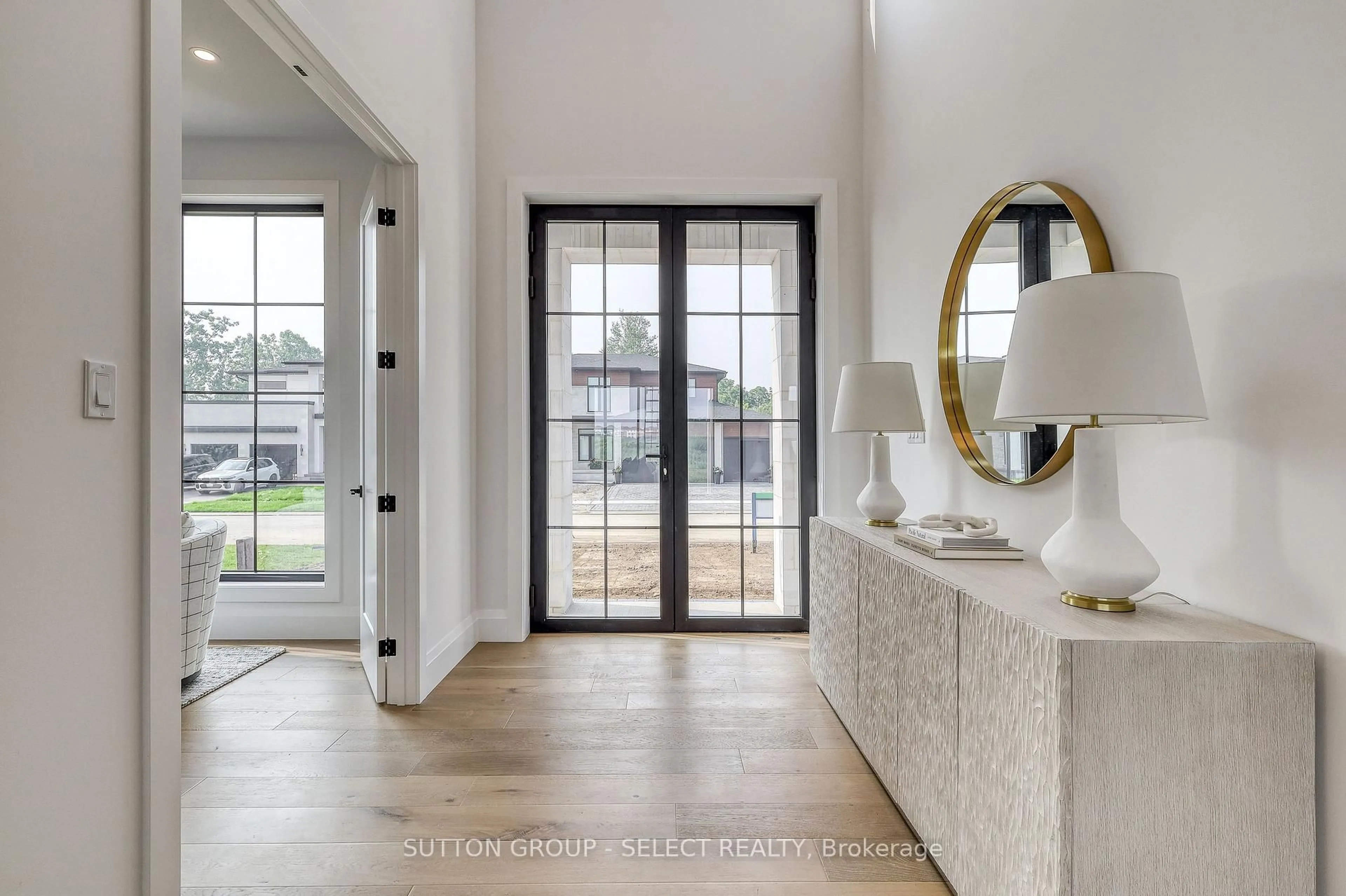 Indoor entryway for 169 Edgewater Blvd, Middlesex Centre Ontario N0L 1R0