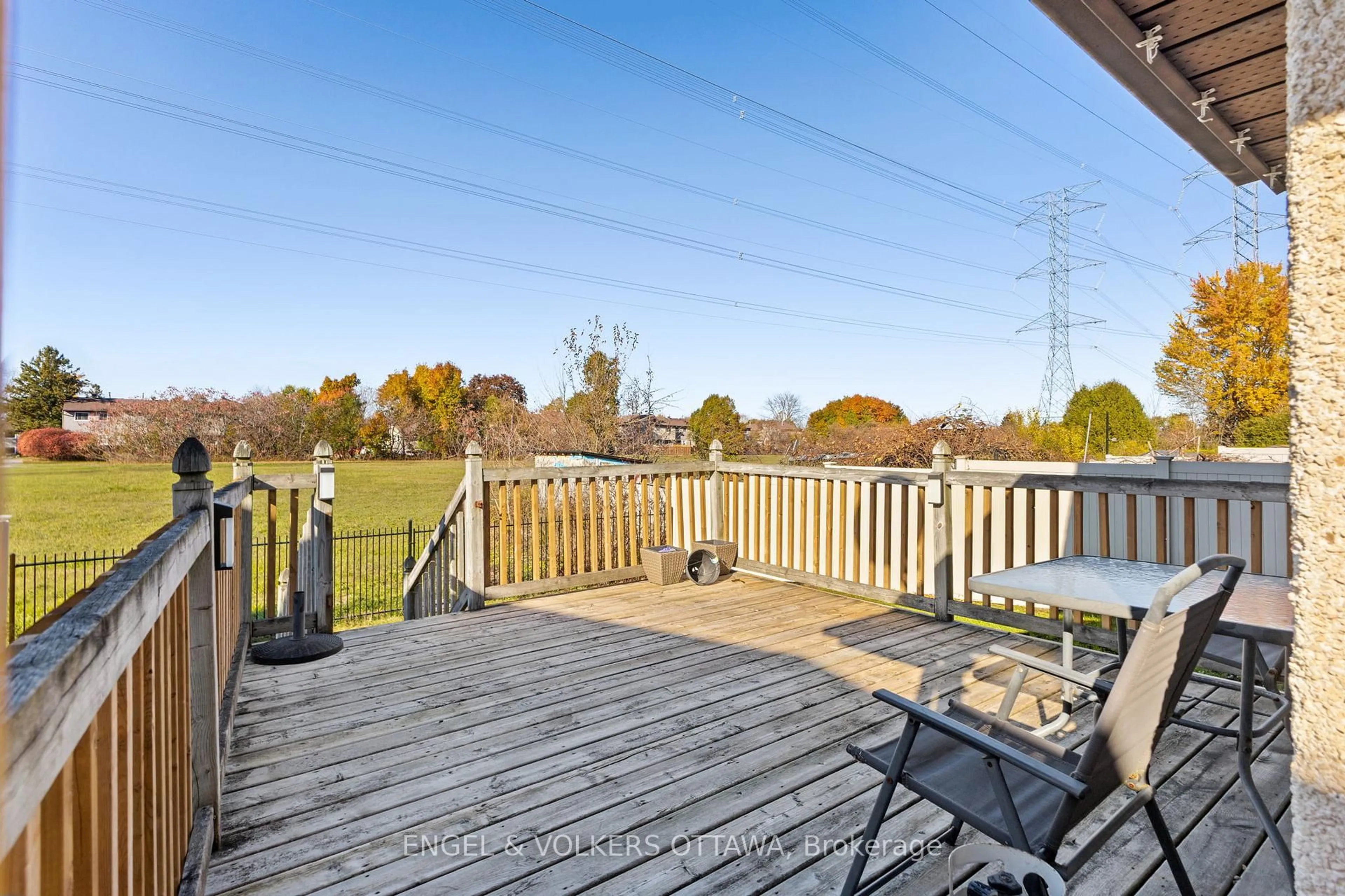 Patio, water/lake/river/ocean view for 47 Benlea Dr, Ottawa Ontario K2G 4A3
