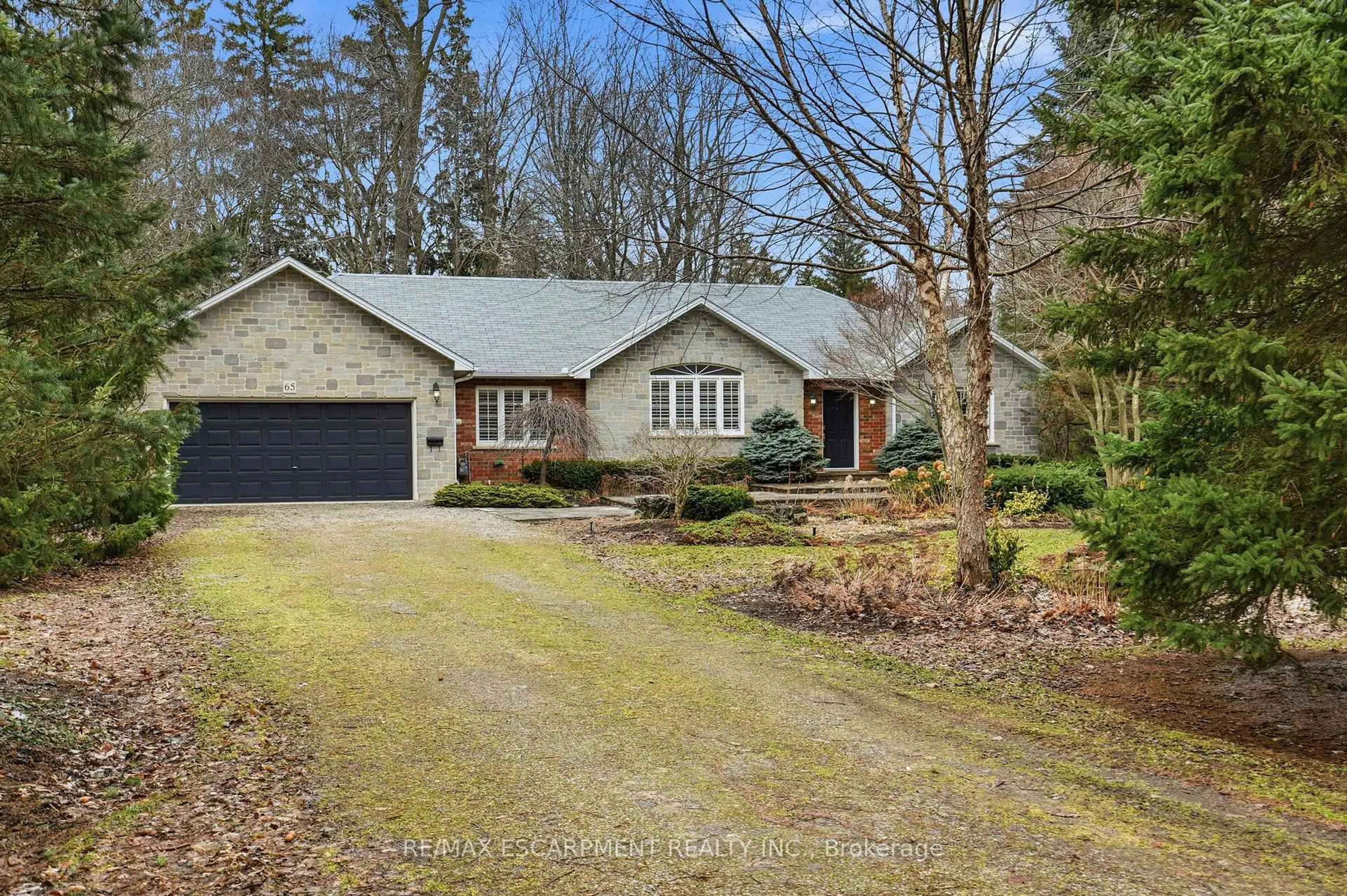 A pic from outside/outdoor area/front of a property/back of a property/a pic from drone, street for 65 Jerseyville Rd, Hamilton Ontario L9G 1K2