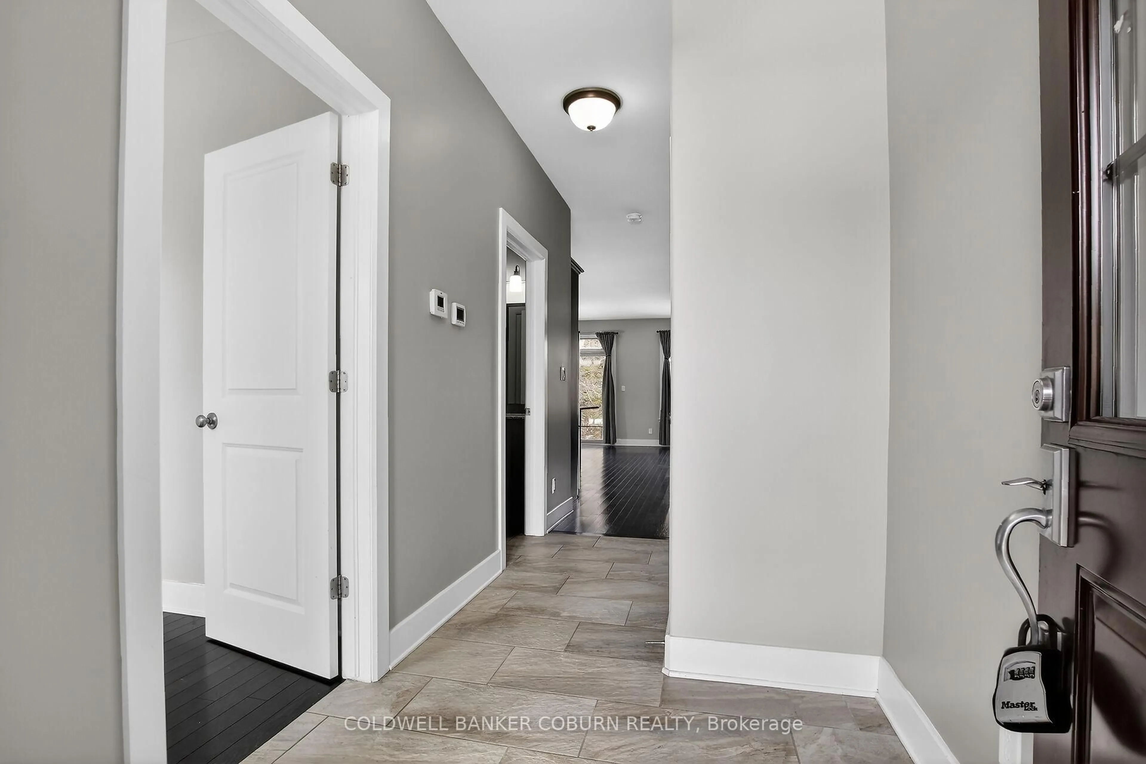 Indoor entryway for 37 Galens Way, North Grenville Ontario K0G 1J0