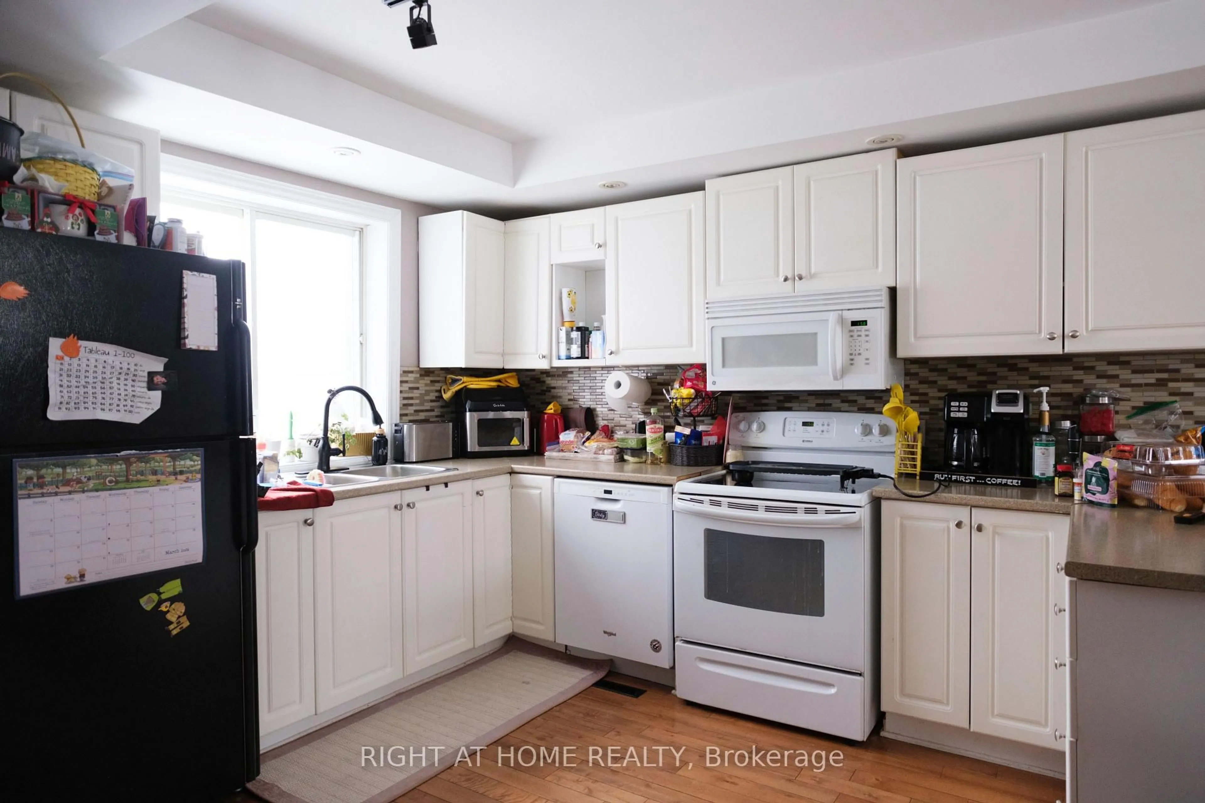 Standard kitchen, unknown for 245 Harriet St, Arnprior Ontario K7S 2T4