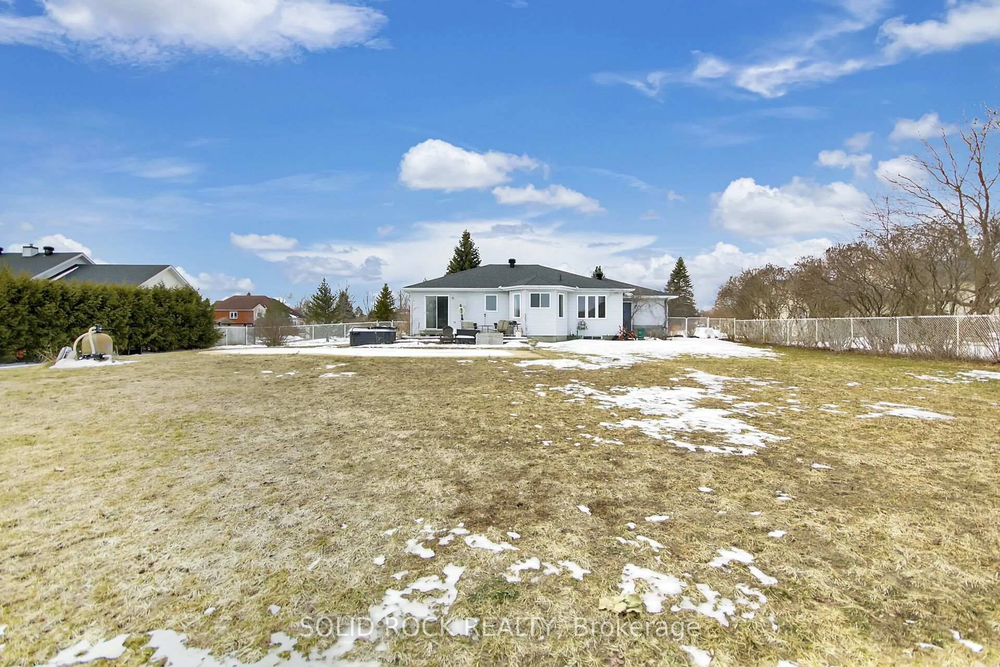 A pic from outside/outdoor area/front of a property/back of a property/a pic from drone, unknown for 1259 Remington Way, Greely Ontario K4P 1A5