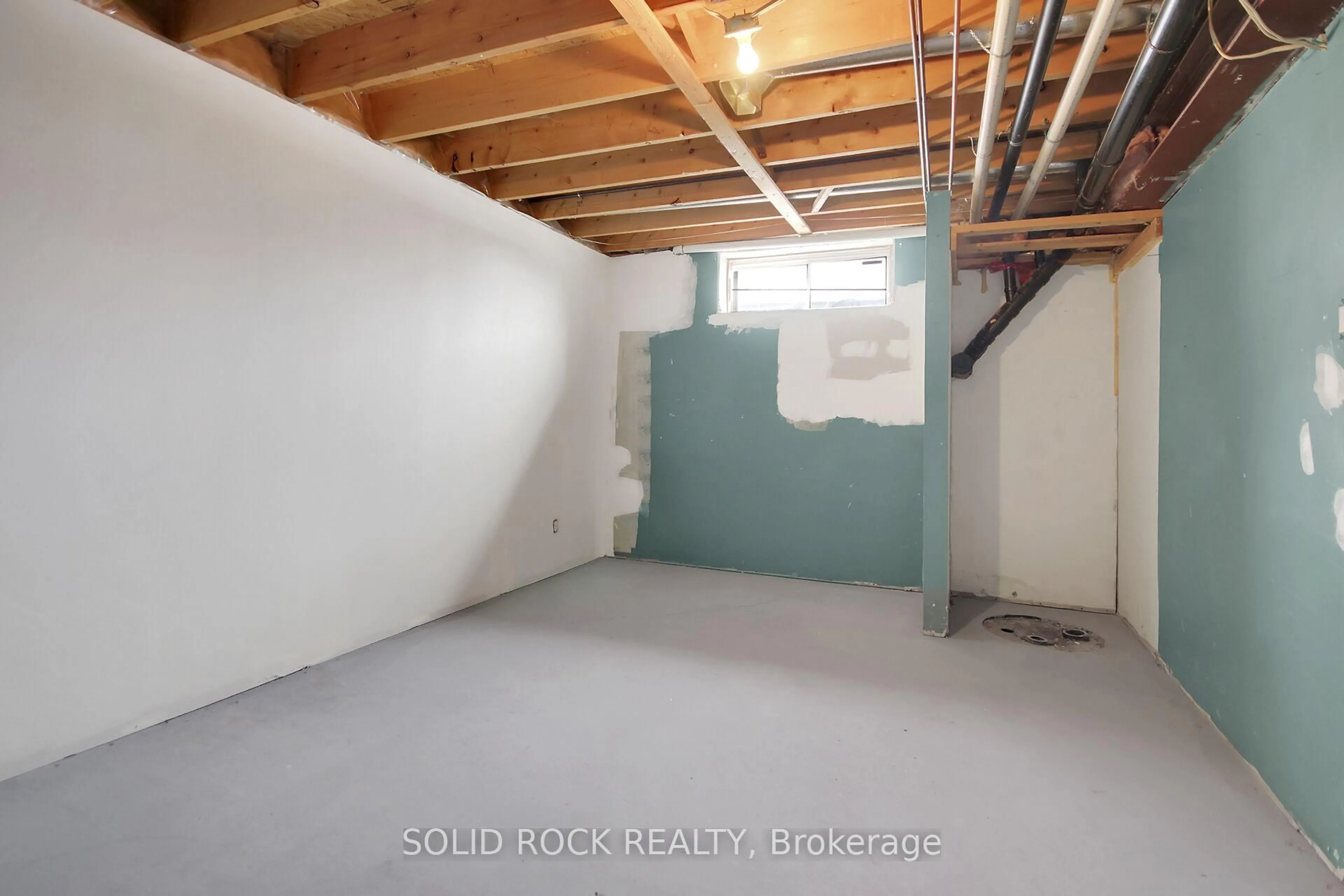 A pic of a room for 1259 Remington Way, Greely Ontario K4P 1A5