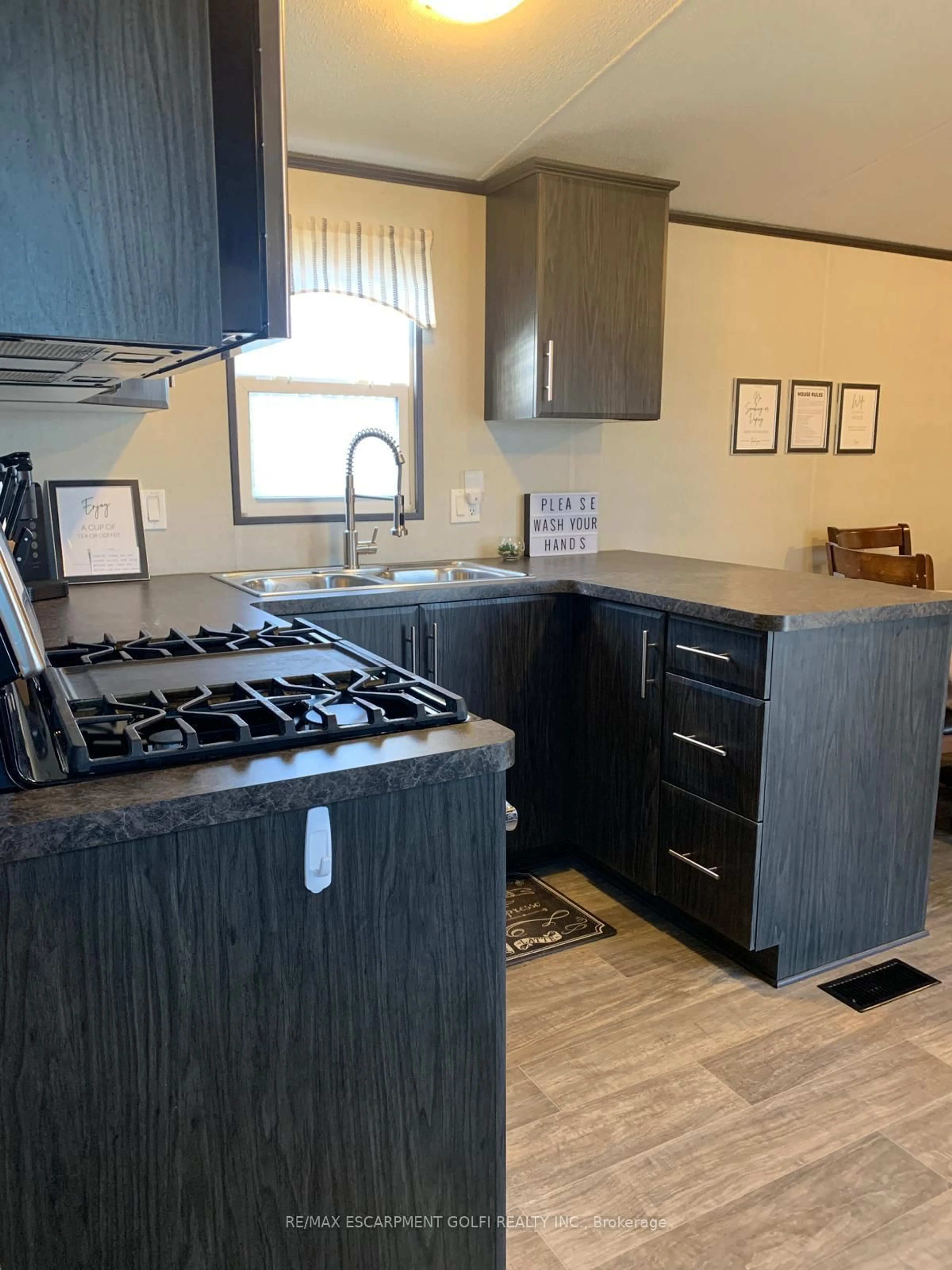 Standard kitchen, unknown for 1501 Line 8 Rd #502, Niagara-on-the-Lake Ontario L0S 1J0