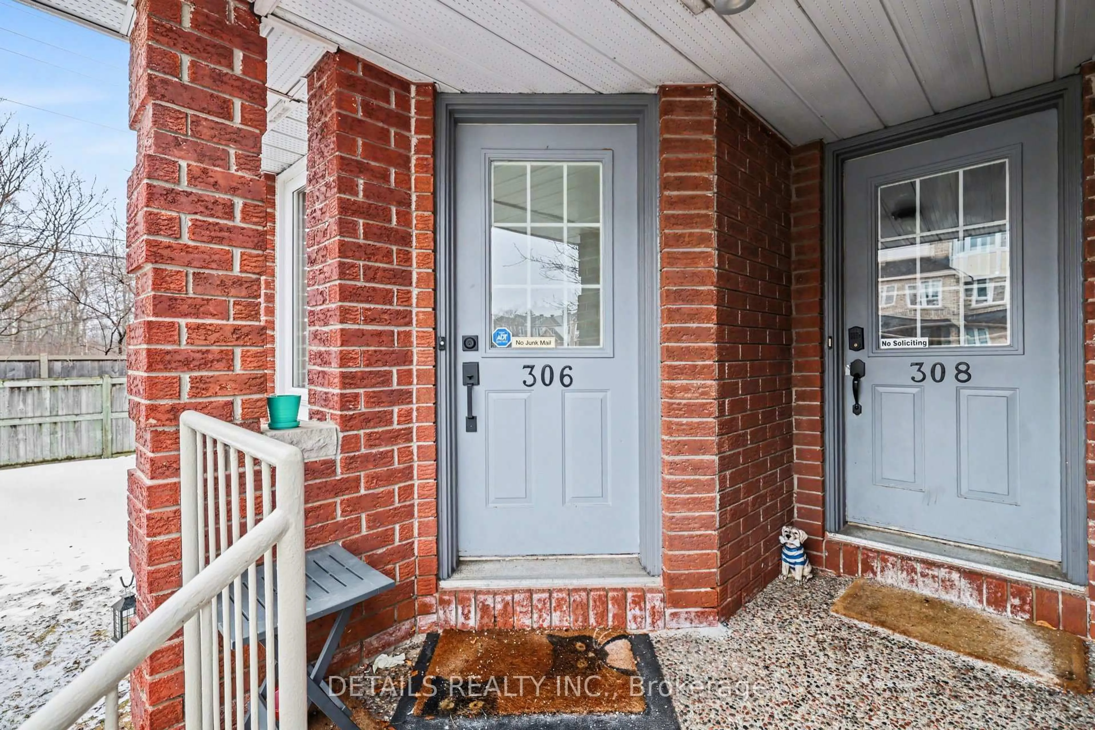 Indoor entryway for 306 Briston Private, Ottawa Ontario K1G 5R1