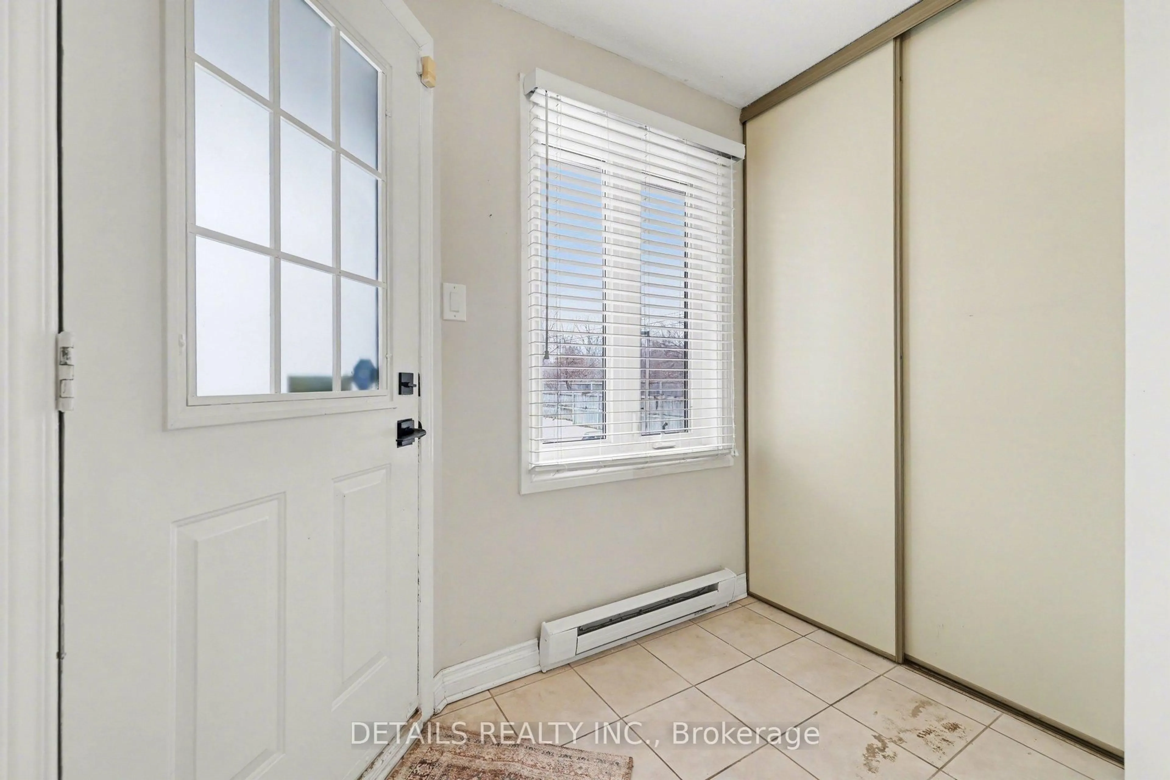Indoor entryway for 306 Briston Private, Ottawa Ontario K1G 5R1