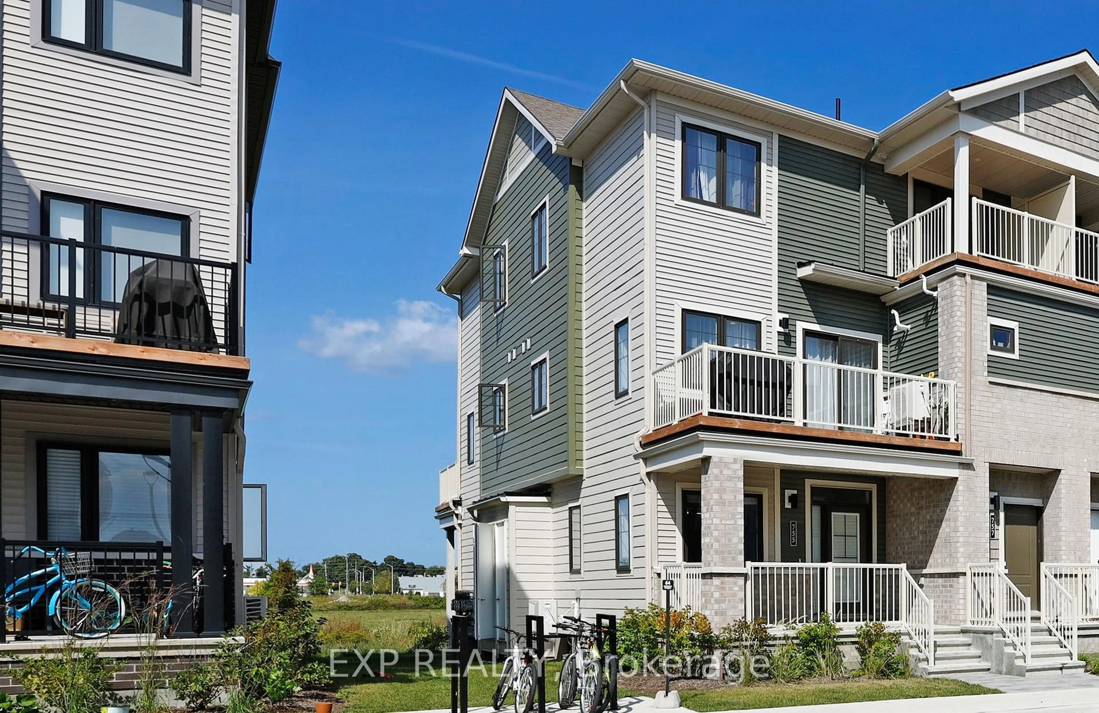 Home with vinyl exterior material, unknown for 757 Chromite Private, Ottawa Ontario K2J 7J2