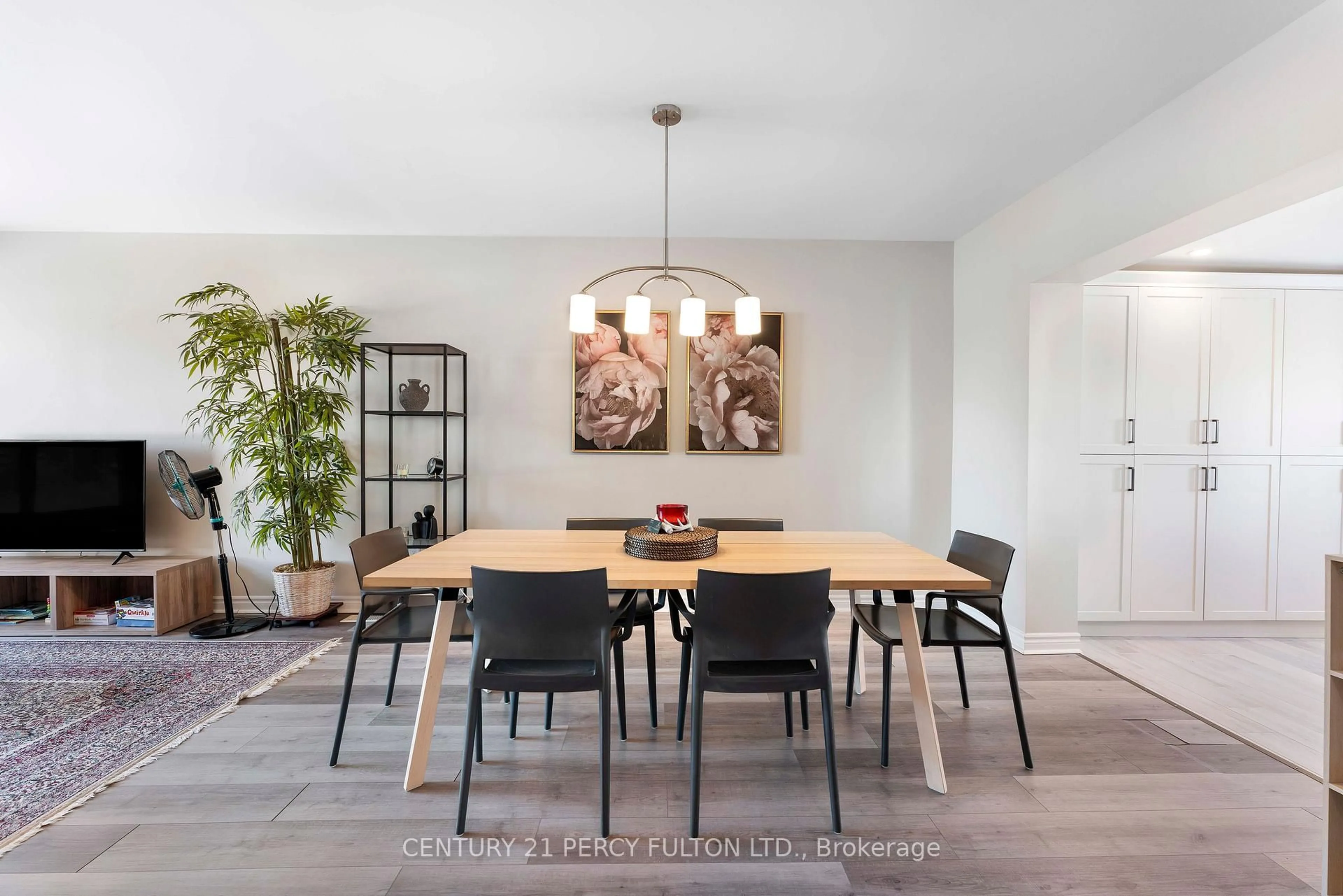 Dining room, wood/laminate floor for 111 Melrose Ave, Hamilton Ontario L8L 6X4
