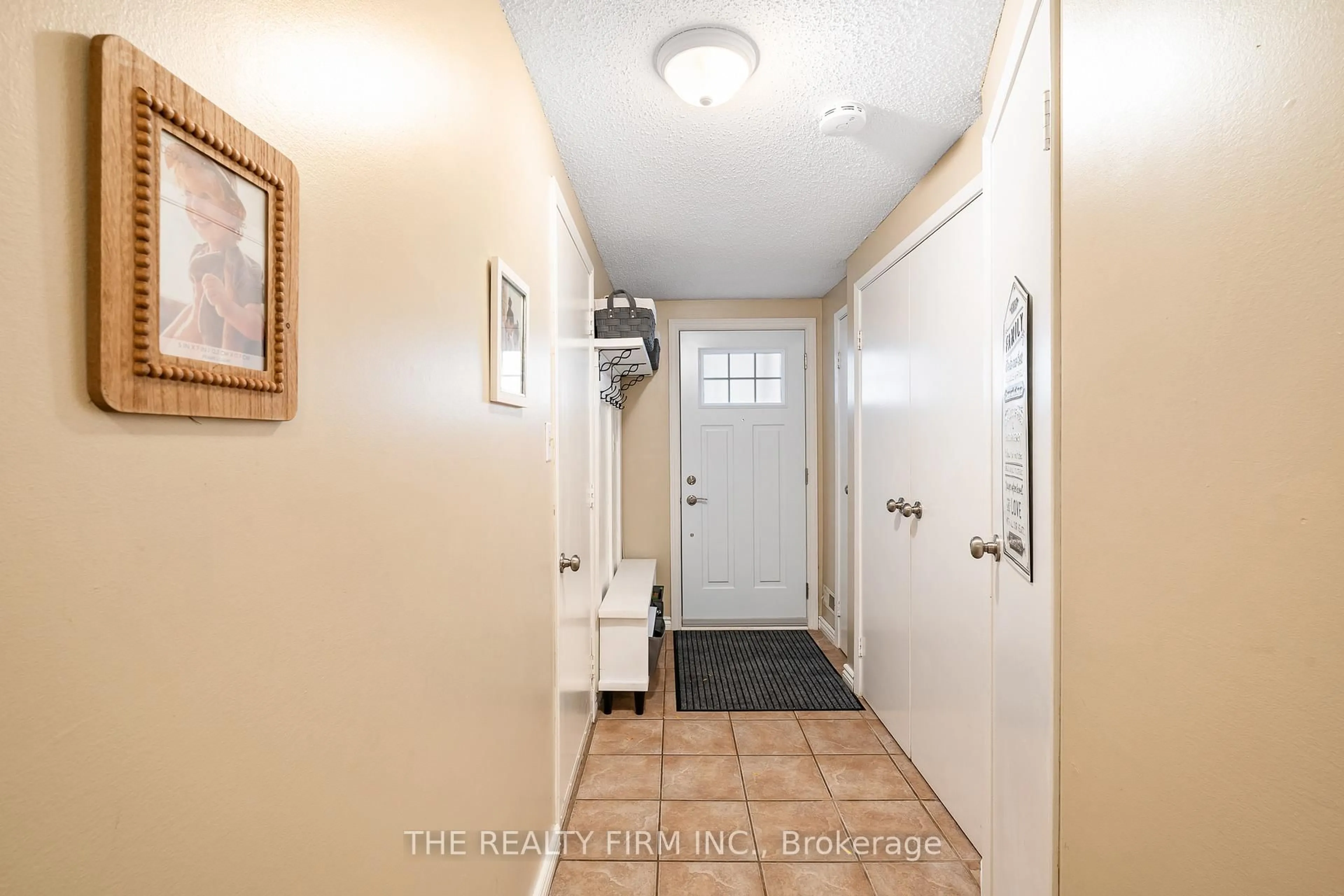 Indoor entryway for 1990 Wavell St #67, London East Ontario N5V 4N5