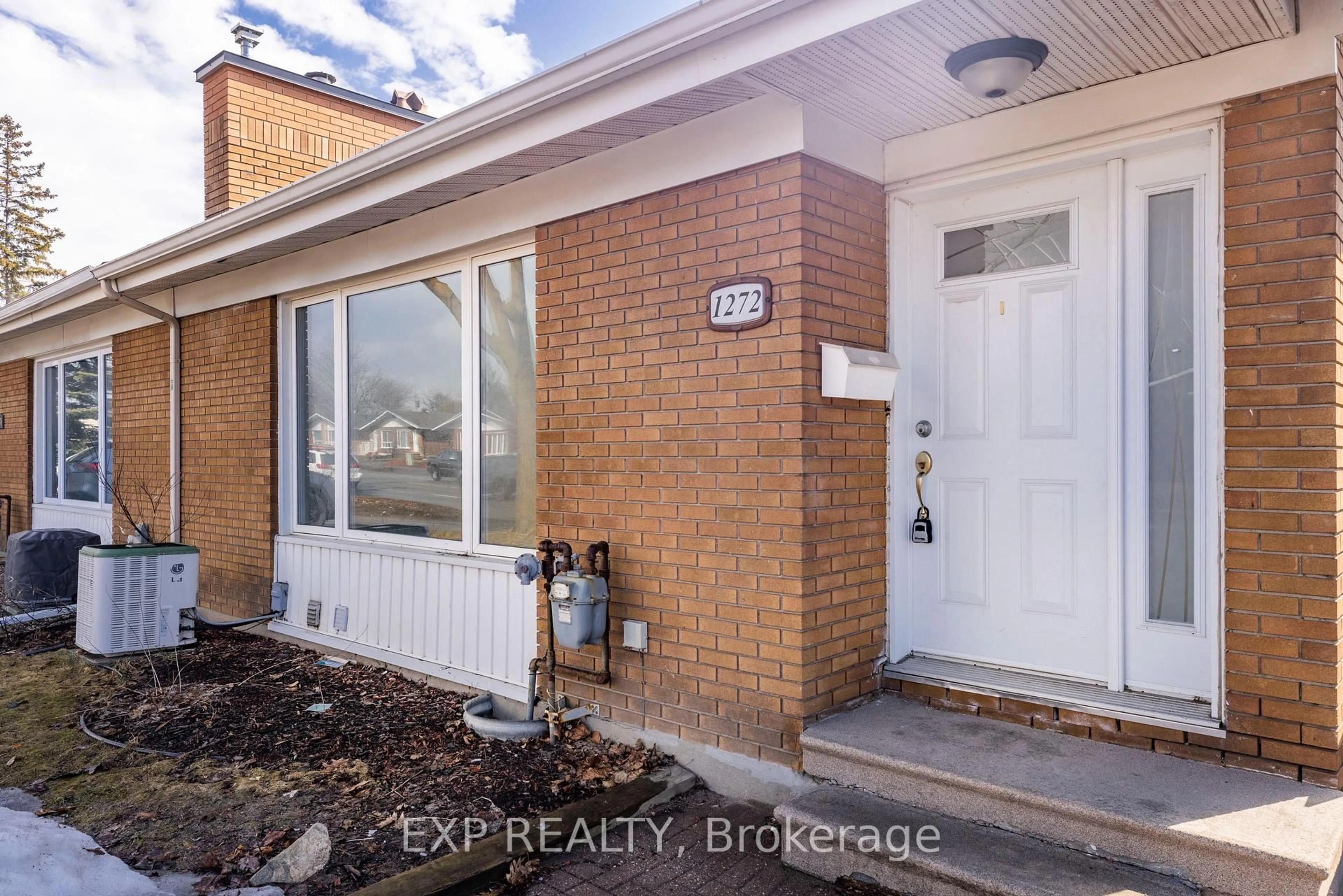 Unknown for 1272 Maitland Ave, Ottawa Ontario K2C 2C6