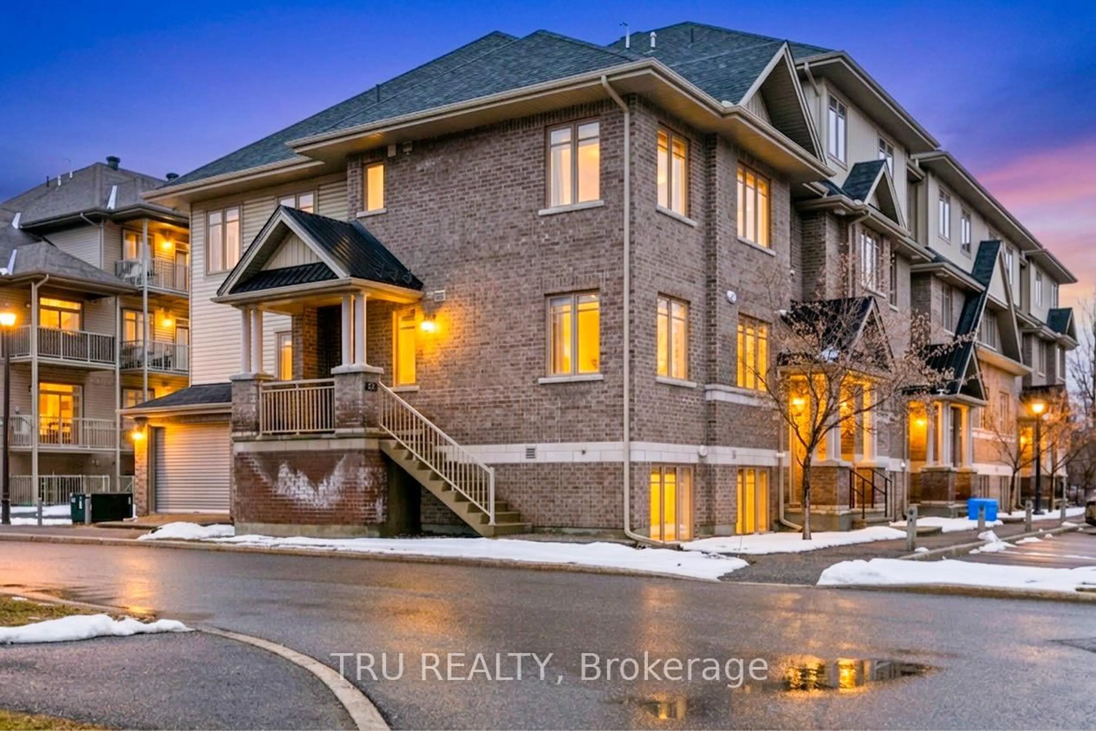 Unknown for 28 Tadley Private, Ottawa Ontario K2J 2T3