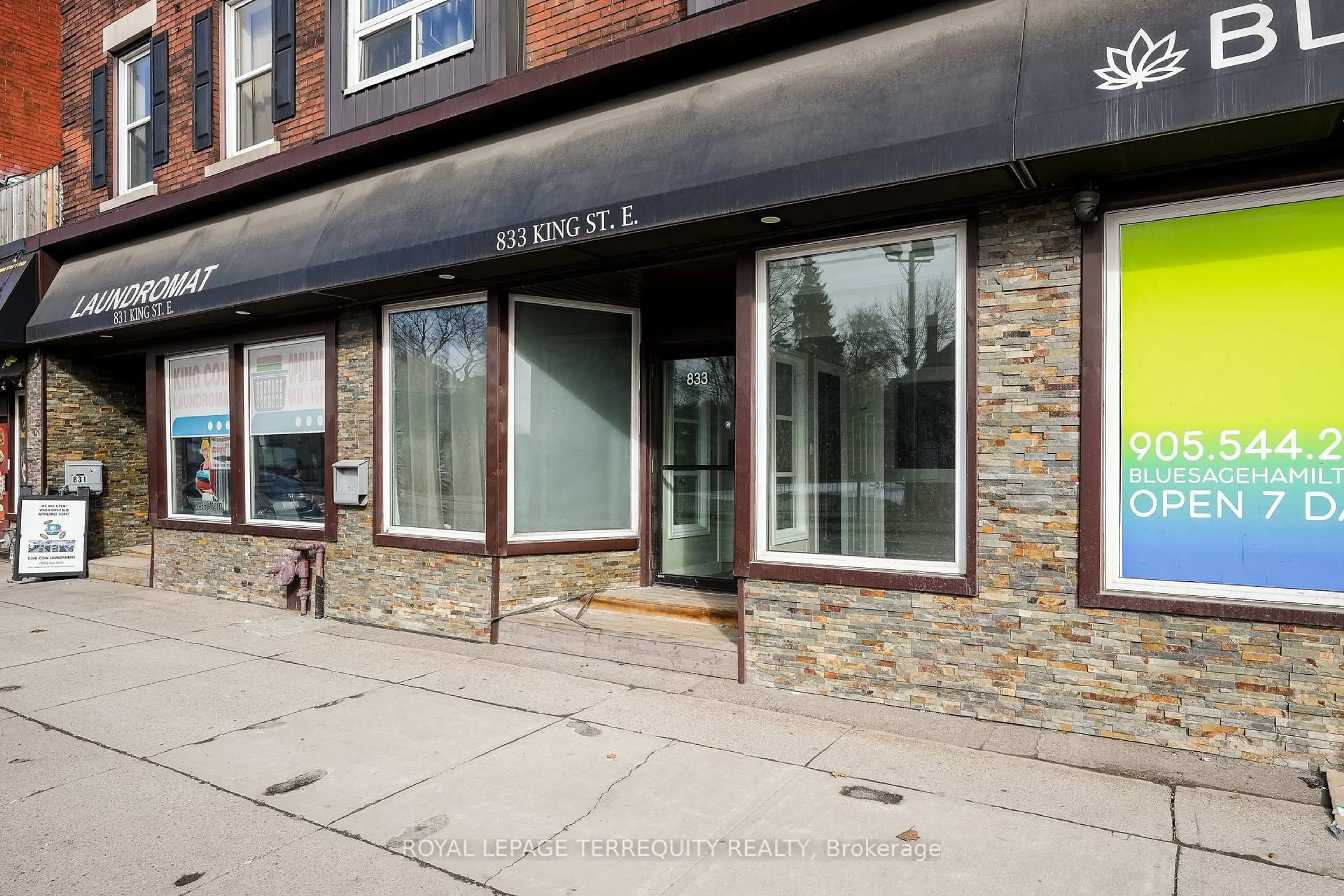 Patio, building for 835 King St, Hamilton Ontario L8M 1B1
