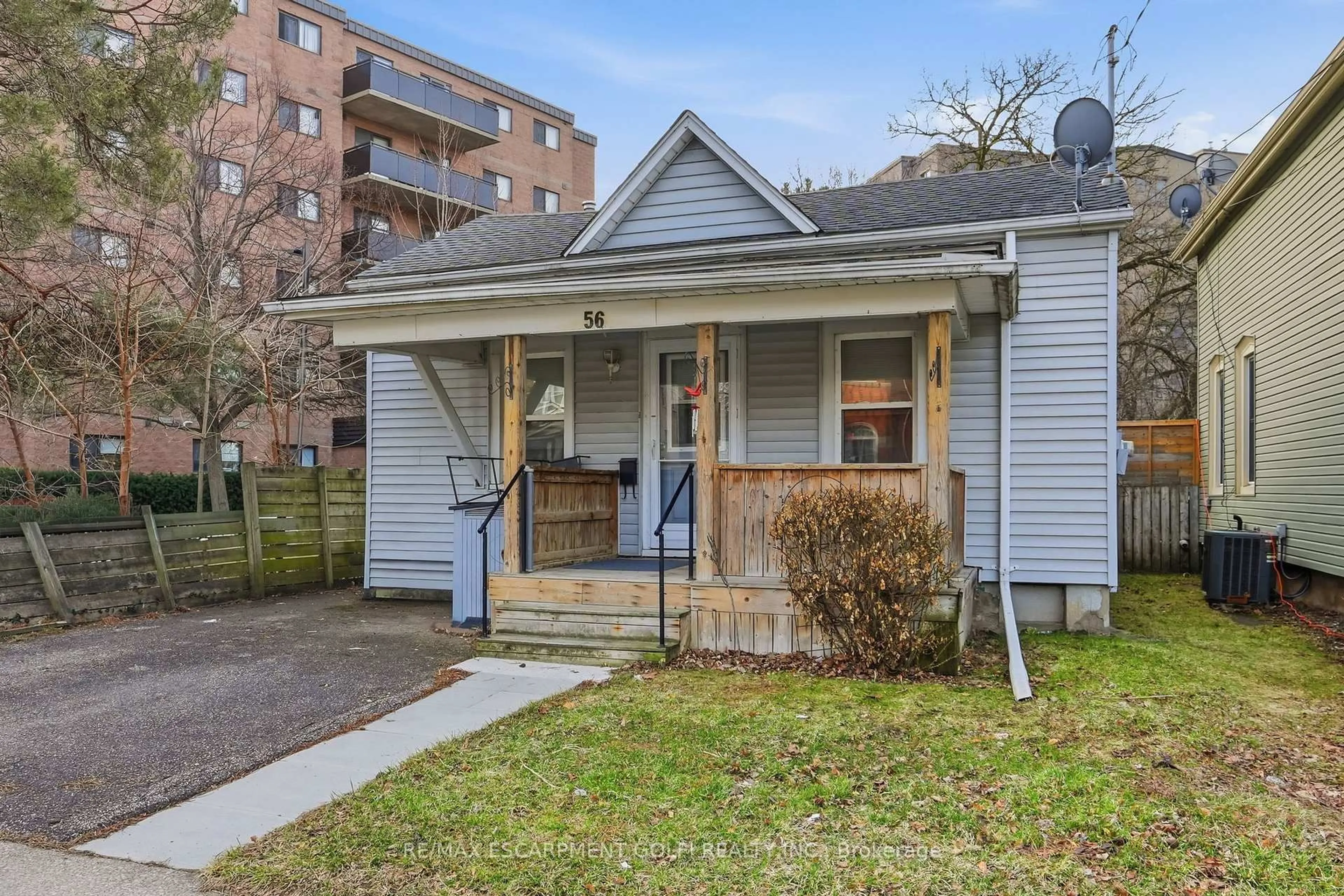 Unknown for 56 Welland Ave, St. Catharines Ontario L2R 2M5