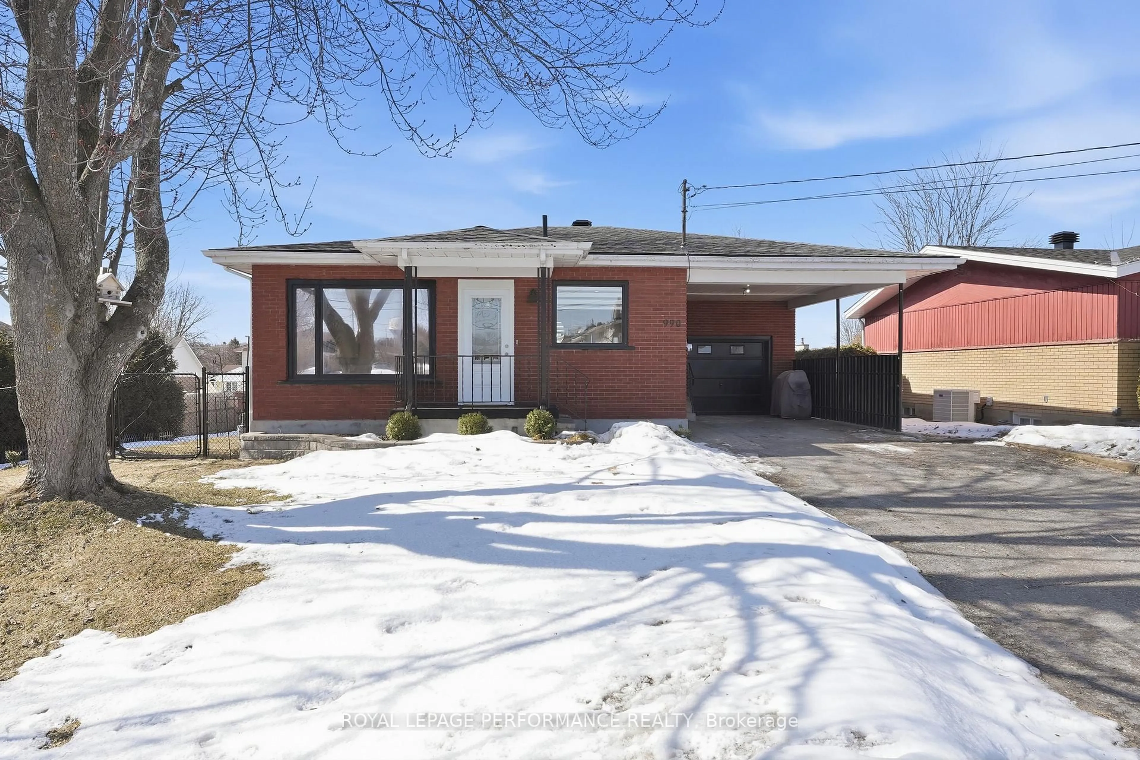 Home with brick exterior material, street for 990 Laviolette St, Clarence-Rockland Ontario K4K 1B9
