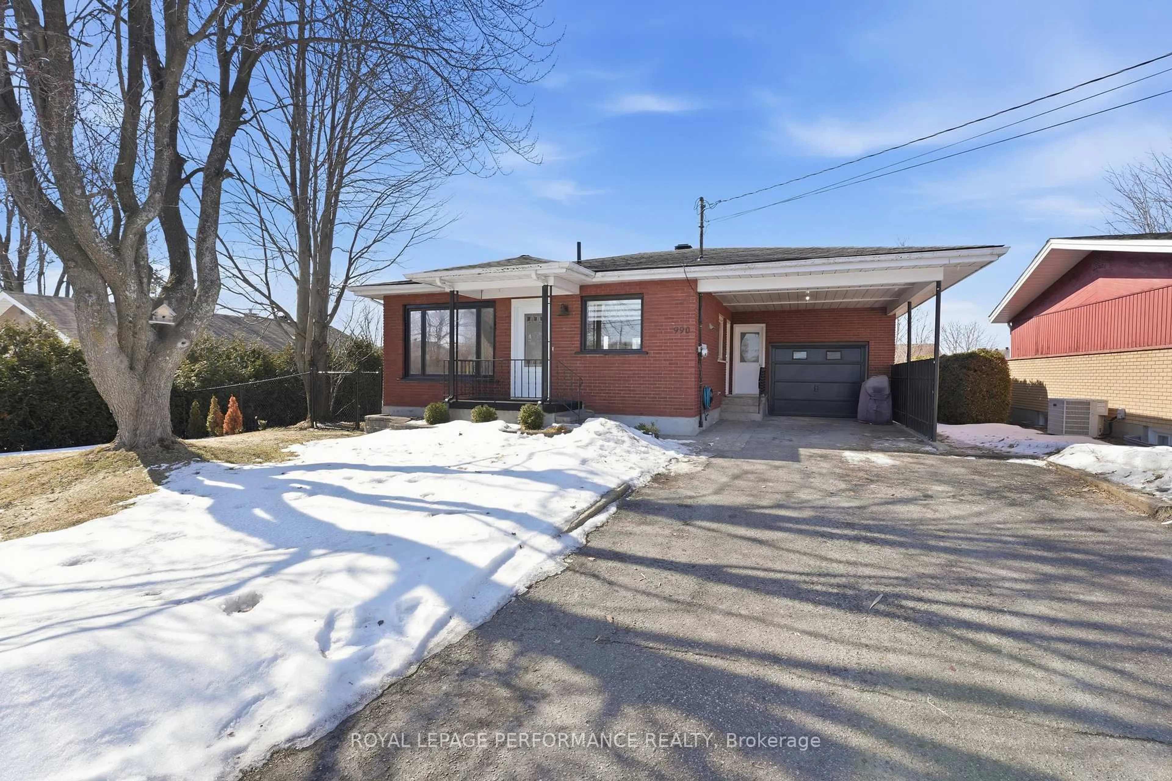 Home with brick exterior material, street for 990 Laviolette St, Clarence-Rockland Ontario K4K 1B9
