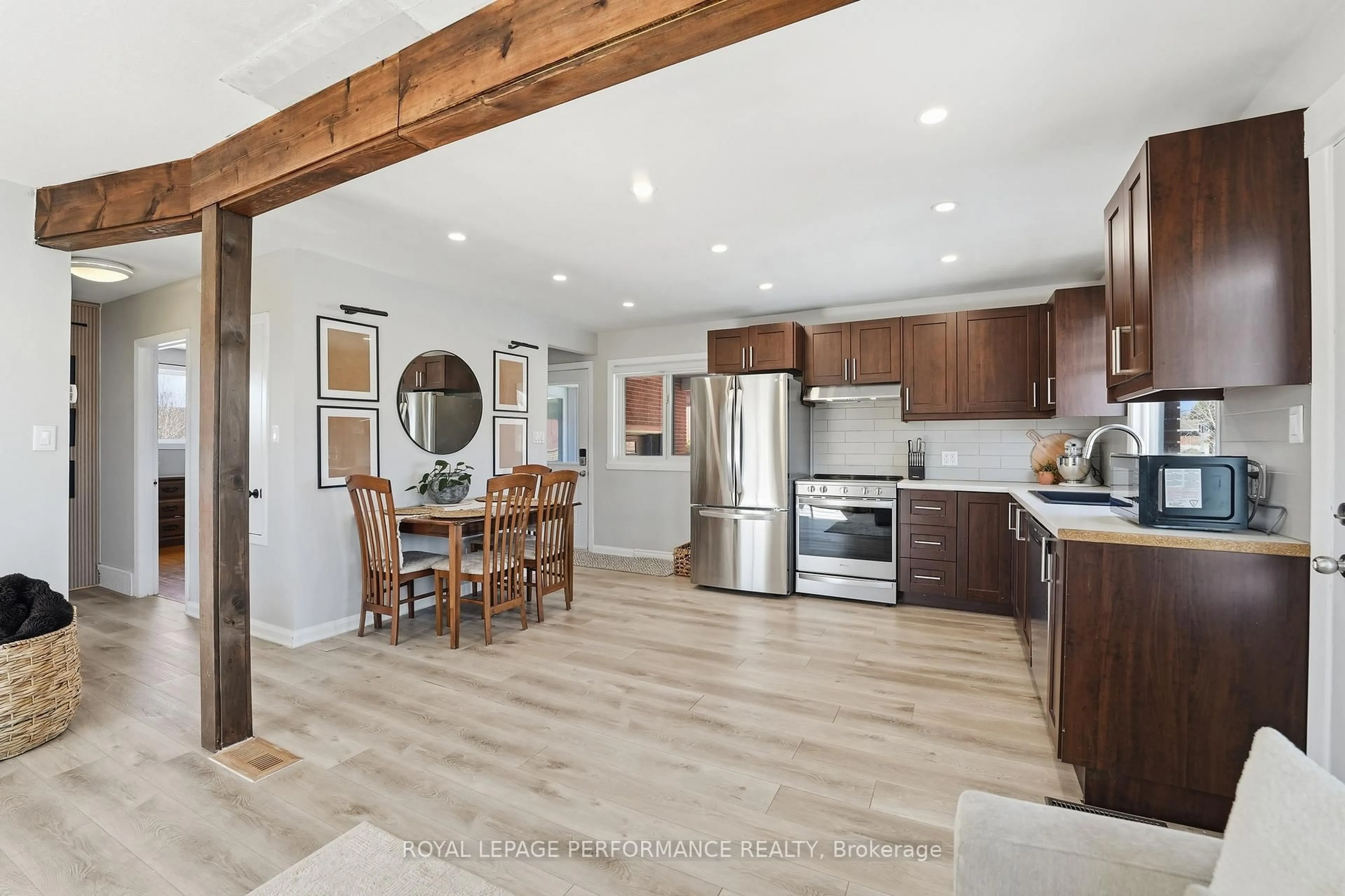 Open concept kitchen, unknown for 990 Laviolette St, Clarence-Rockland Ontario K4K 1B9