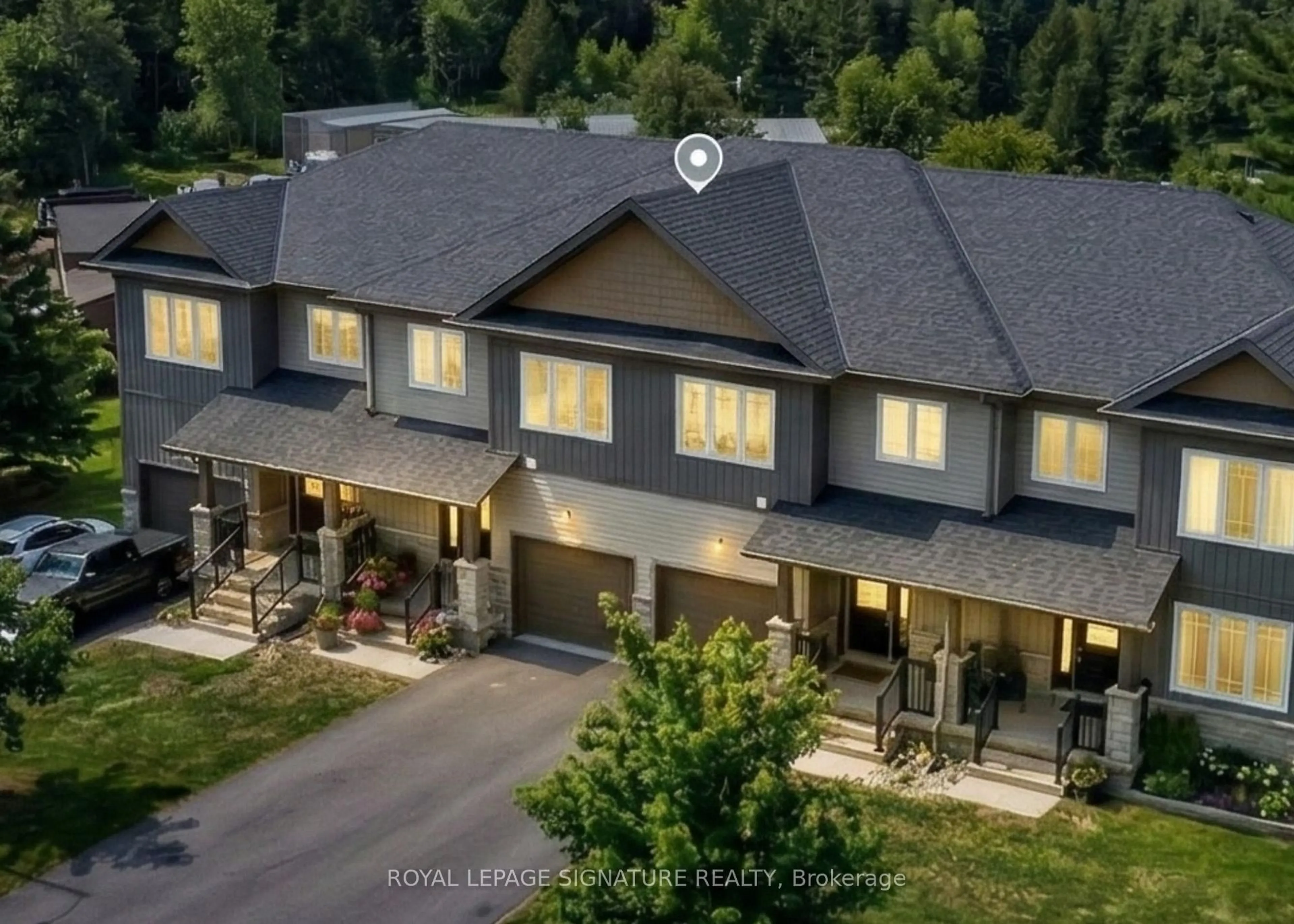 A pic from outside/outdoor area/front of a property/back of a property/a pic from drone, mountain view for 393 Manitoba St #4, Bracebridge Ontario P1L 1B4