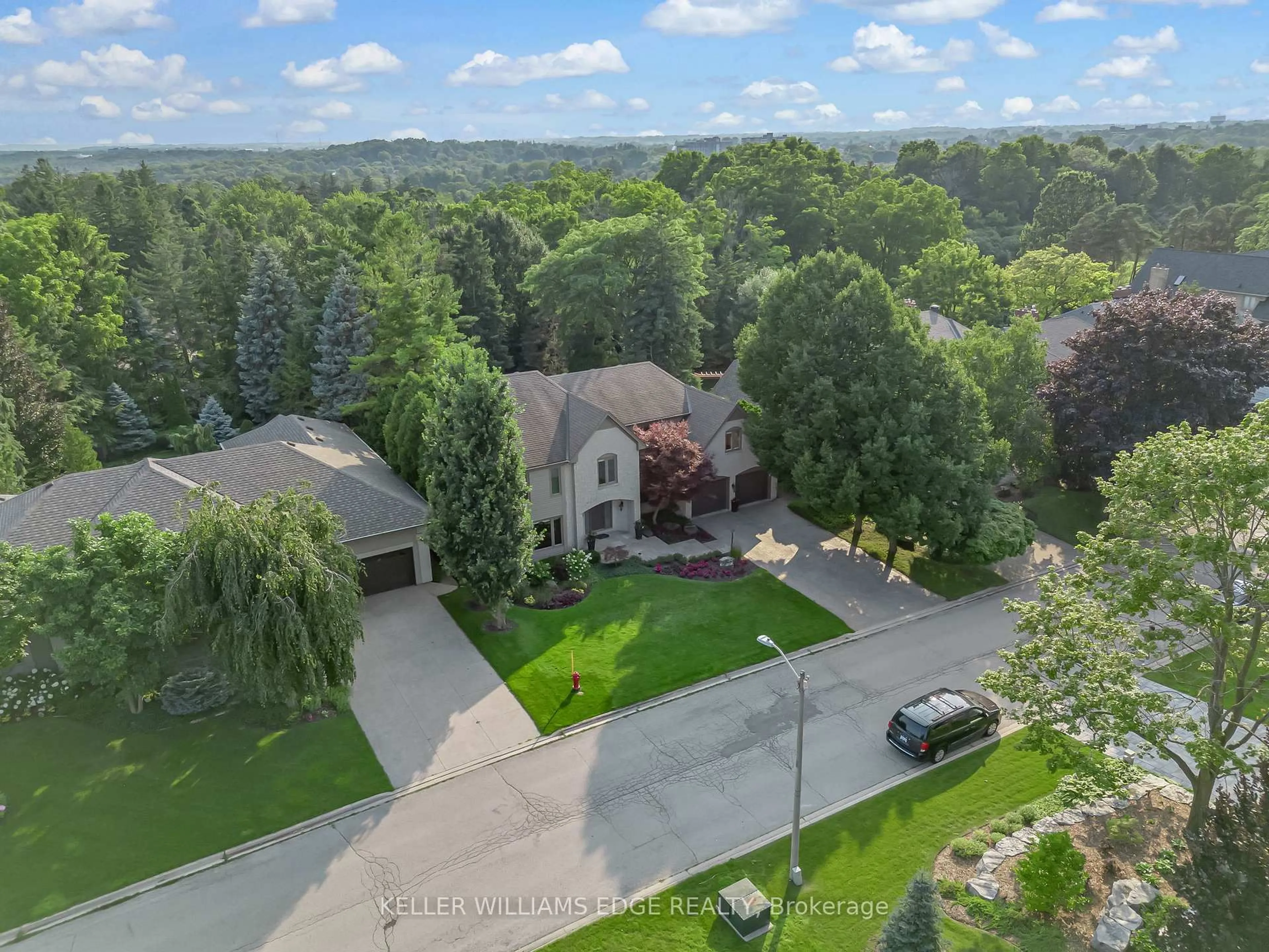 A pic from outside/outdoor area/front of a property/back of a property/a pic from drone, unknown for 9 Flanders Dr, Hamilton Ontario L8B 0G6