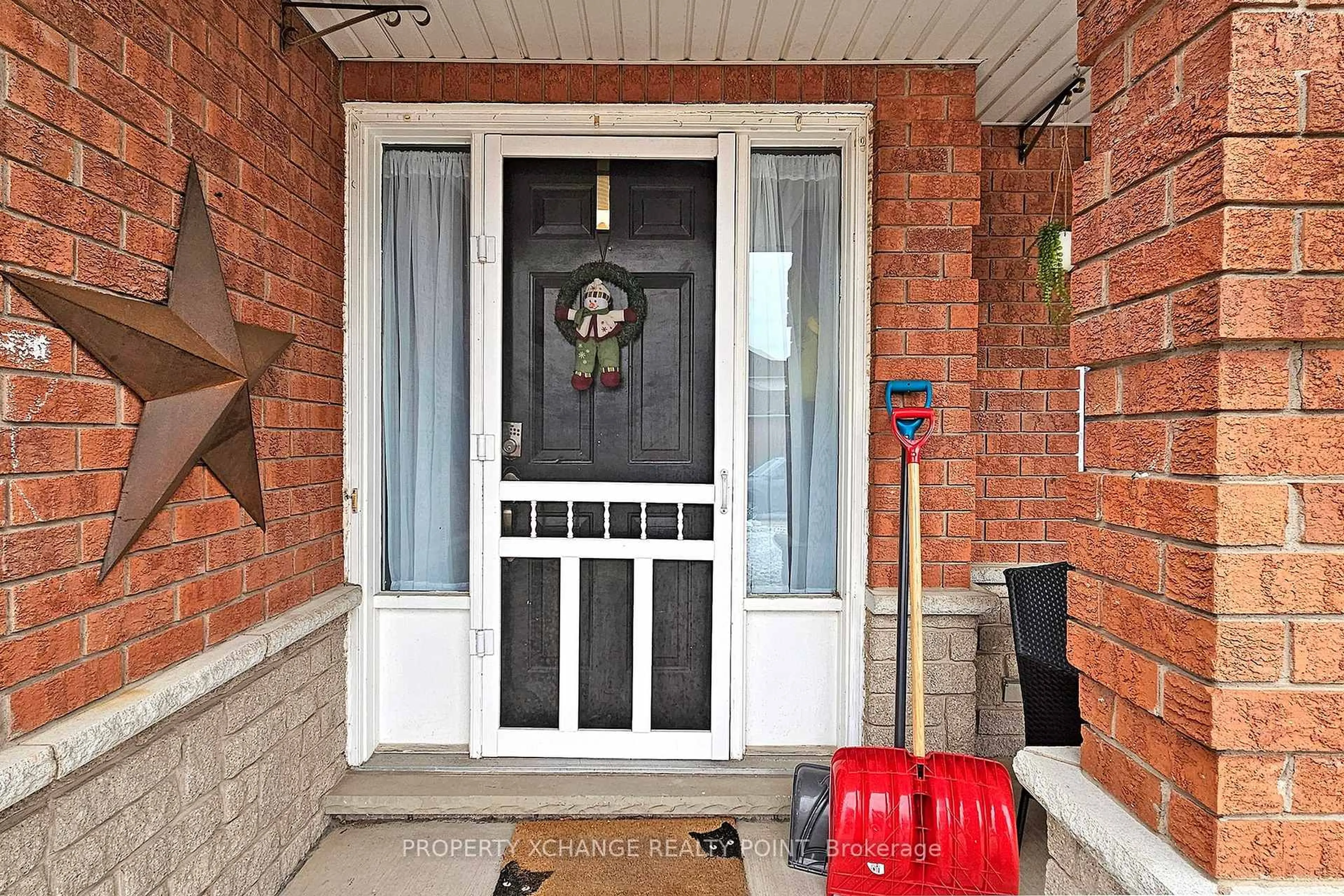 Indoor entryway for 69 Jacqueline Blvd, Hamilton Ontario L9B 2R2